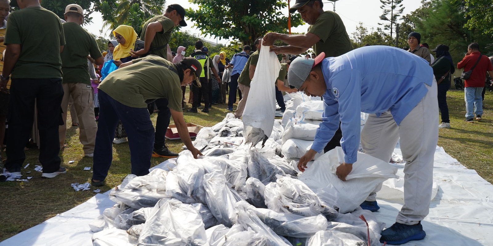 6 Ton Ikan Ludes Terjual dalam Setengah Jam di Acara Lebaran Ikan