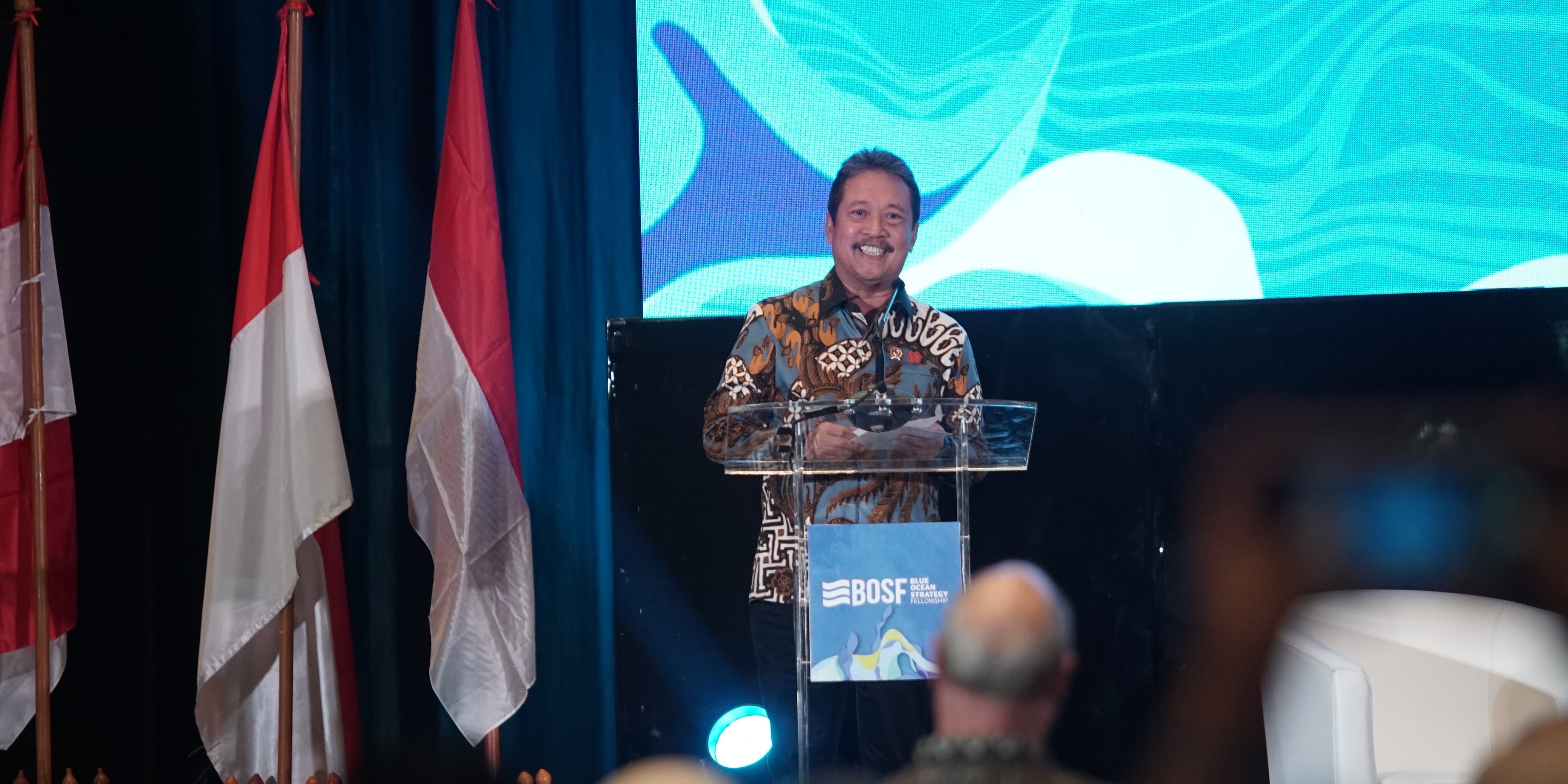 Dianugerahi Distinguished Fellow BOSF, Menteri Trenggono Ungkap Peran Penting Anak Muda di Sektor Kelautan Perikanan