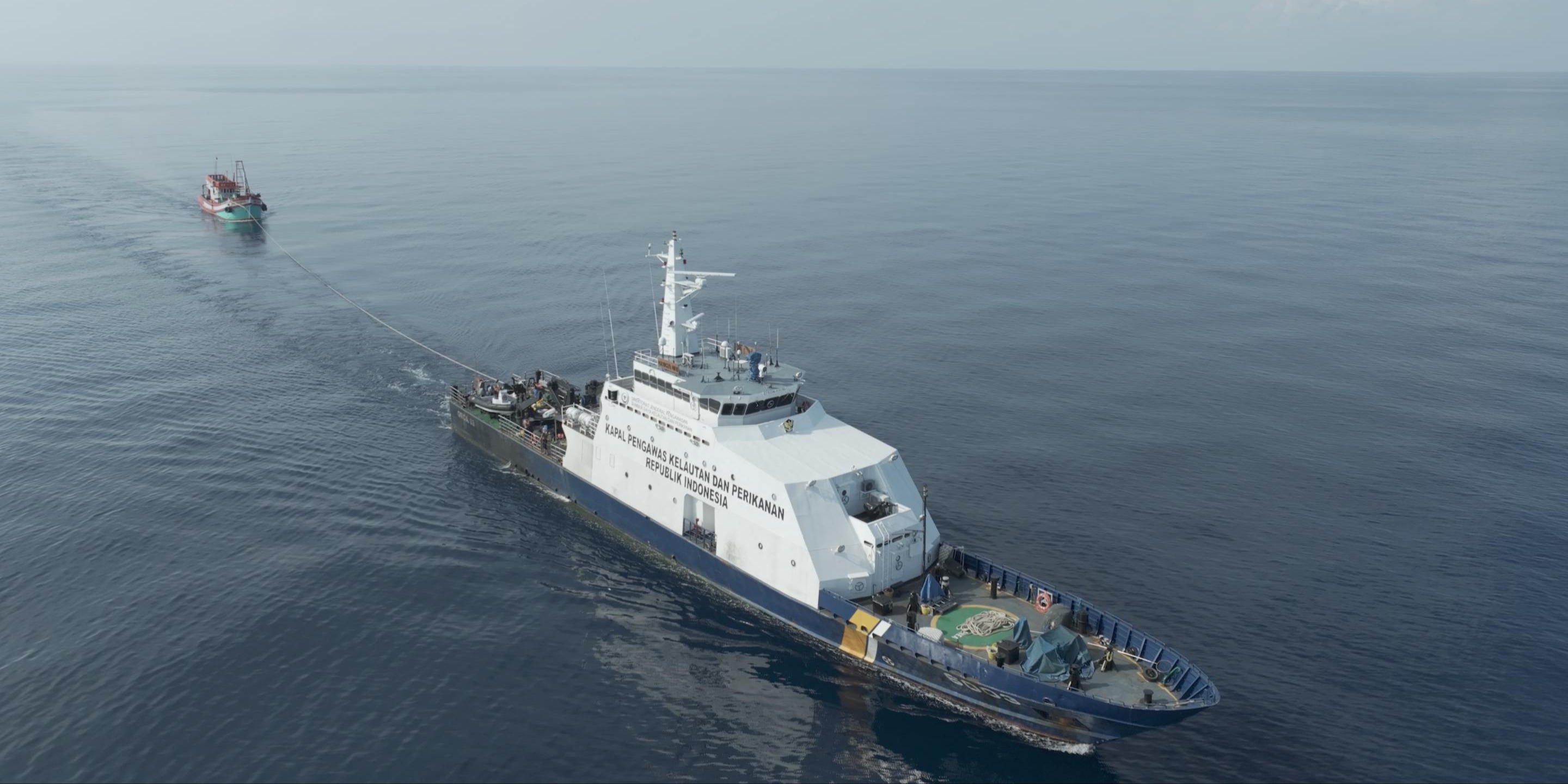 KKP Amankan 2 Kapal Vietnam Menangkap ikan dengan Trawl di Perairan Laut Natuna Utara
