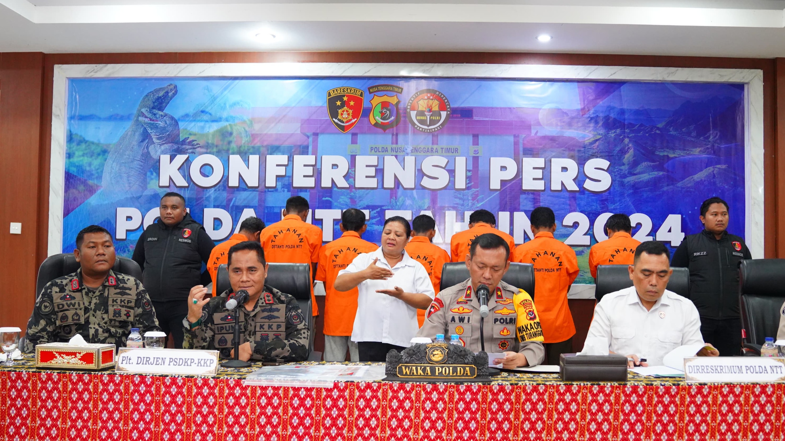 KKP Amankan Dua Kapal Ikan Pelaku Penyelundupan Manusia di Perairan Teluk Kupang