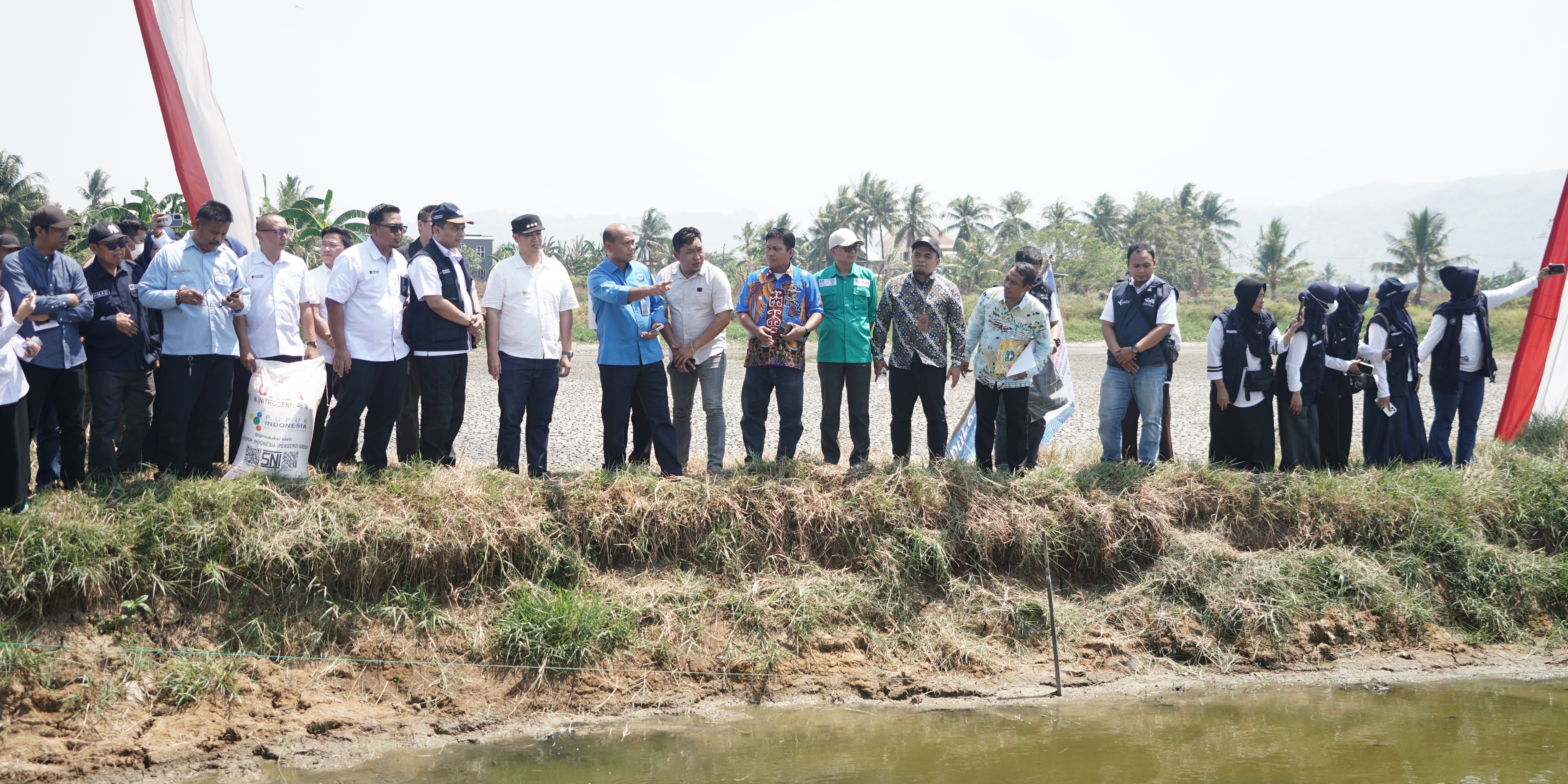 KKP Kawal Percepatan Penebusan Pupuk Perikanan Bersubsidi di Sulsel