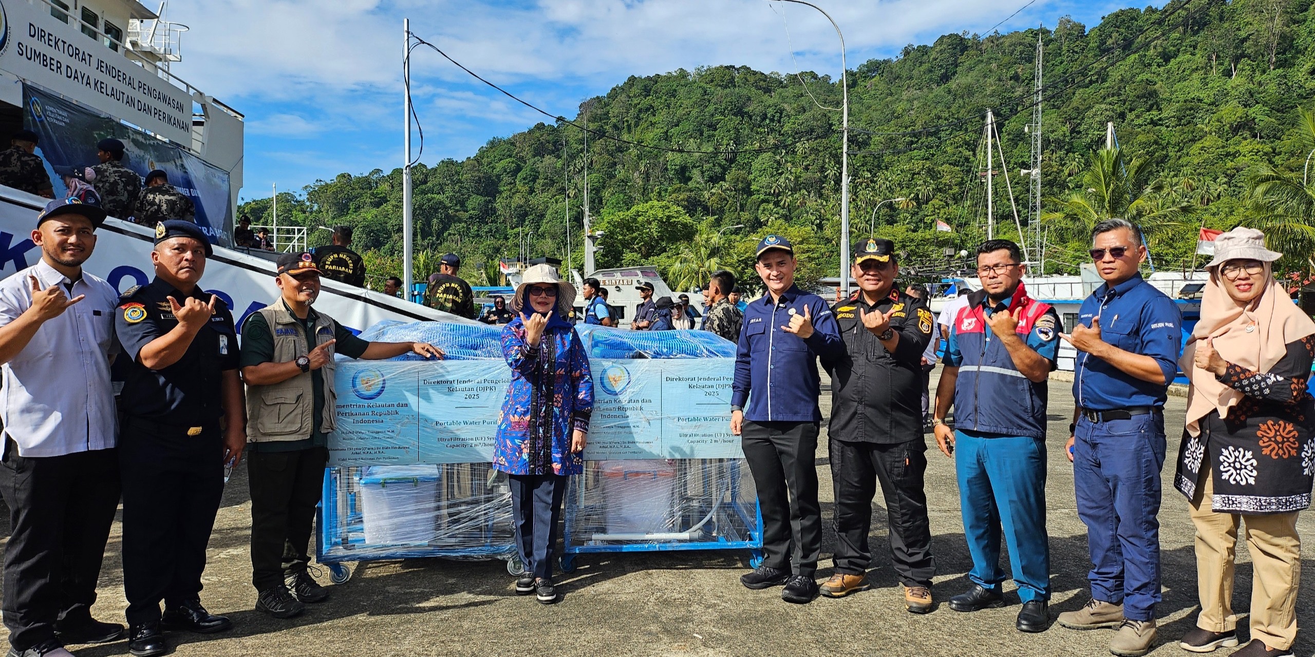 KKP Salurkan Alat Pembersih Air untuk Korban Bencana di Sumatra