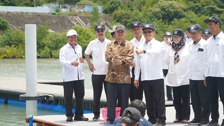 Menteri Trenggono Resmikan Modeling Budidaya Lobster Di Batam