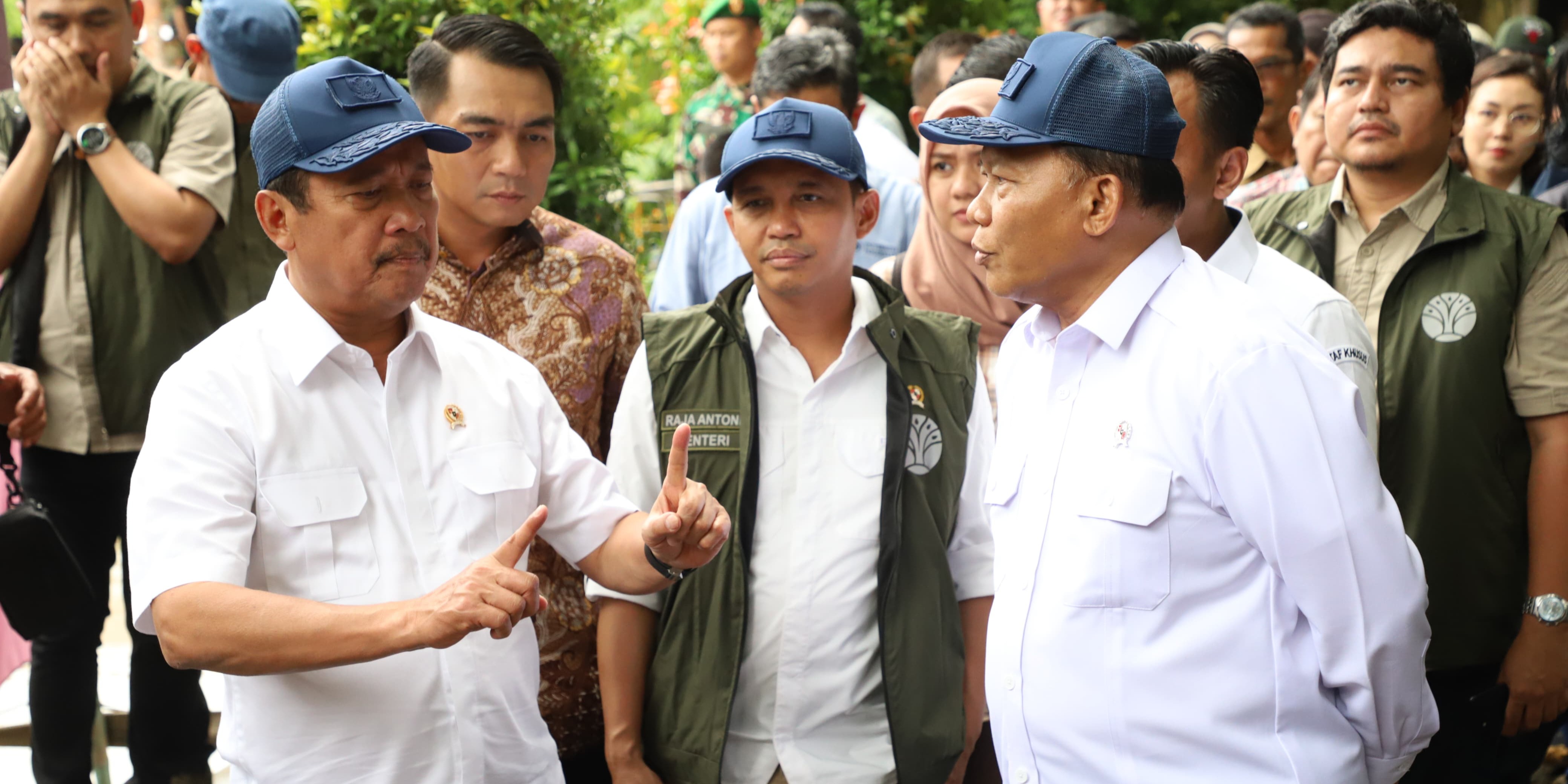 Menteri Trenggono Tinjau Calon Lokasi Revitalisasi Tambak Idle di Karawang