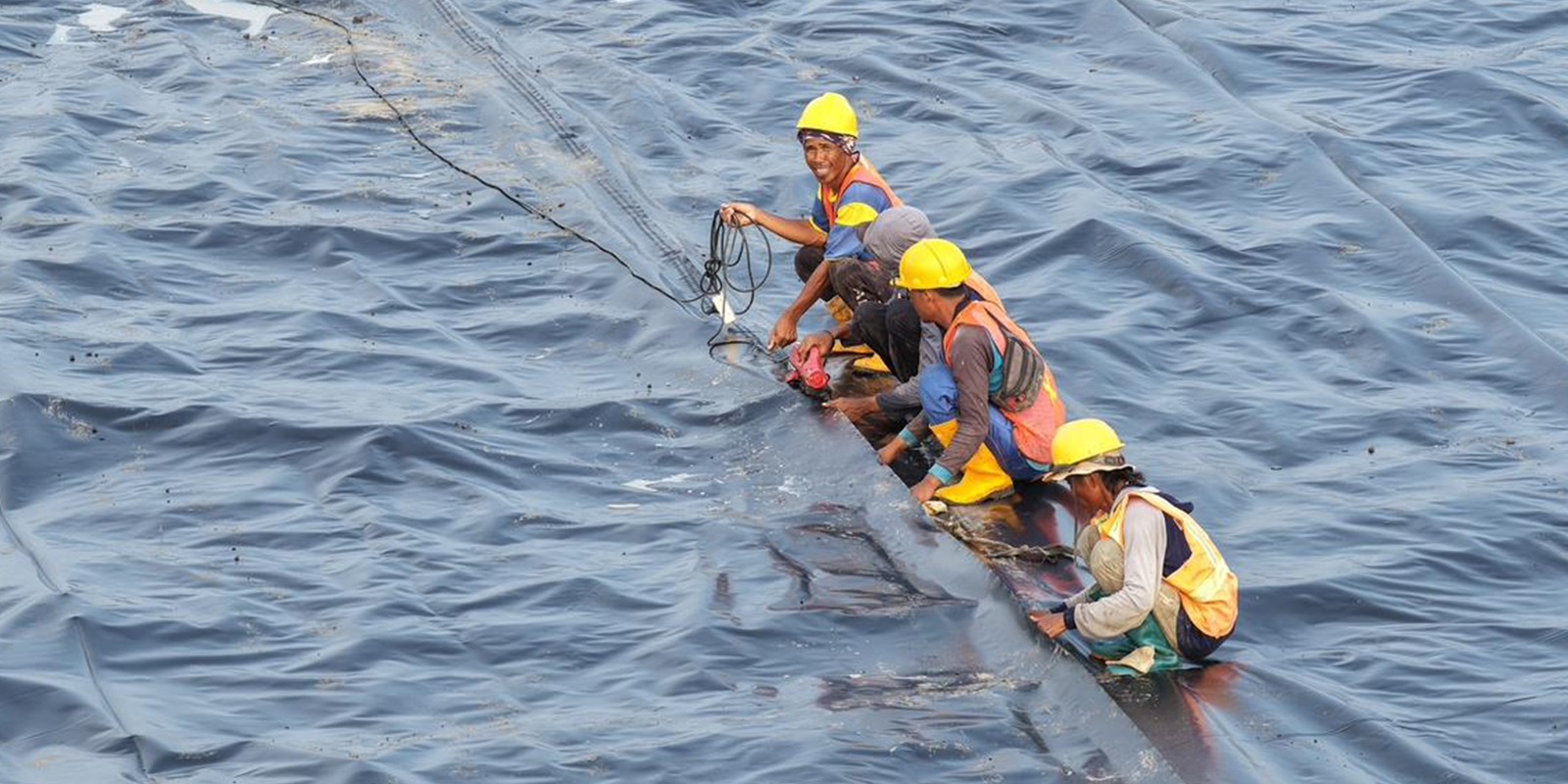 Progres Pemasangan Geomembran Kolam ukuran 4000 meter persegi BINS Karawang Per  21 Oktober 2025