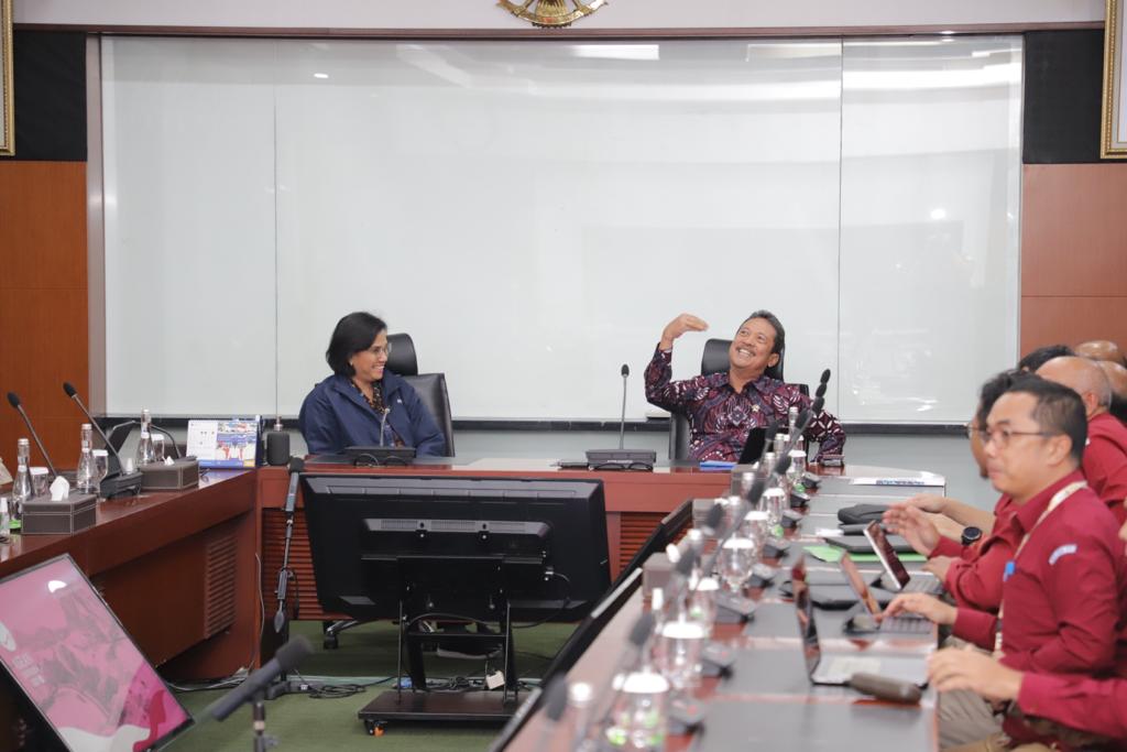 Menteri Trenggono menemui Bu Sri Mulyani bersama jajaran di Kantor Kementerian Keuangan
