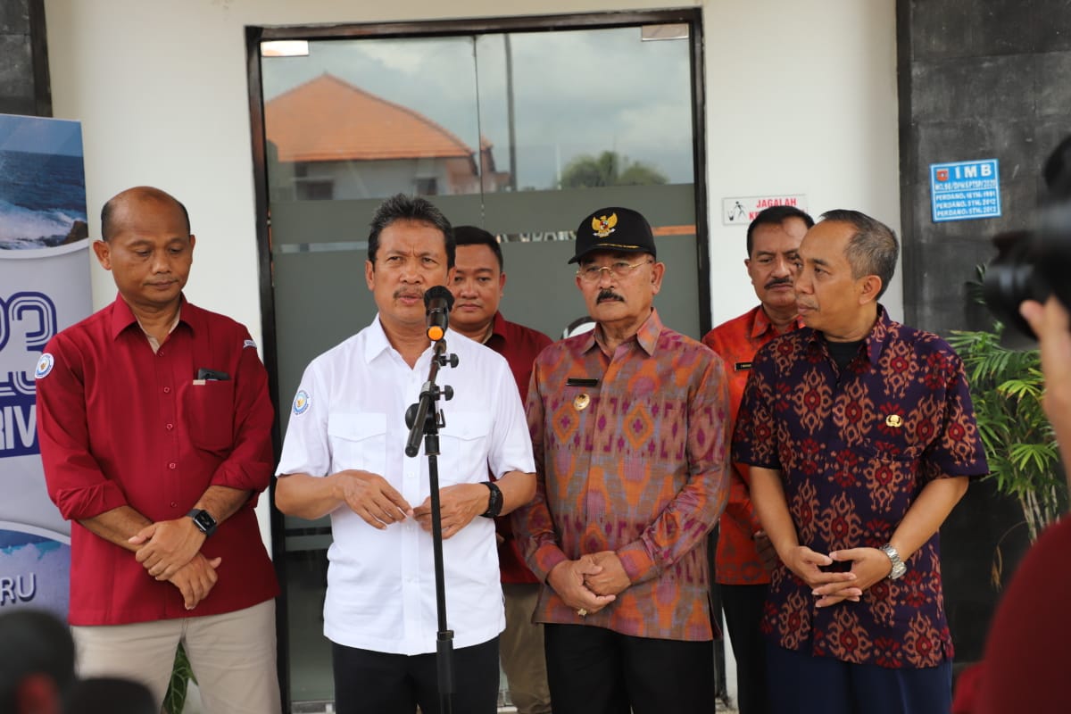 Menteri Sakti Wahyu Trenggono kembali mengunjungi Balai Produksi Induk Udang Unggul dan Kekerangan (BPIU2K) yang merupakan unit kerja Ditjen Perikanan Budidaya di Karangasem, Bali