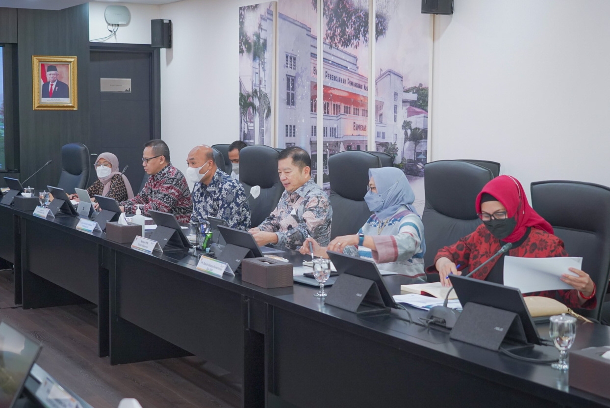 Bapak Menteri Sakti Wahyu Trenggono bersama jajaran bertemu dengan Menteri PPN/Kepala Bappenas Bapak Suharso Monoarfa di kantornya, Selasa (3/1/2023)