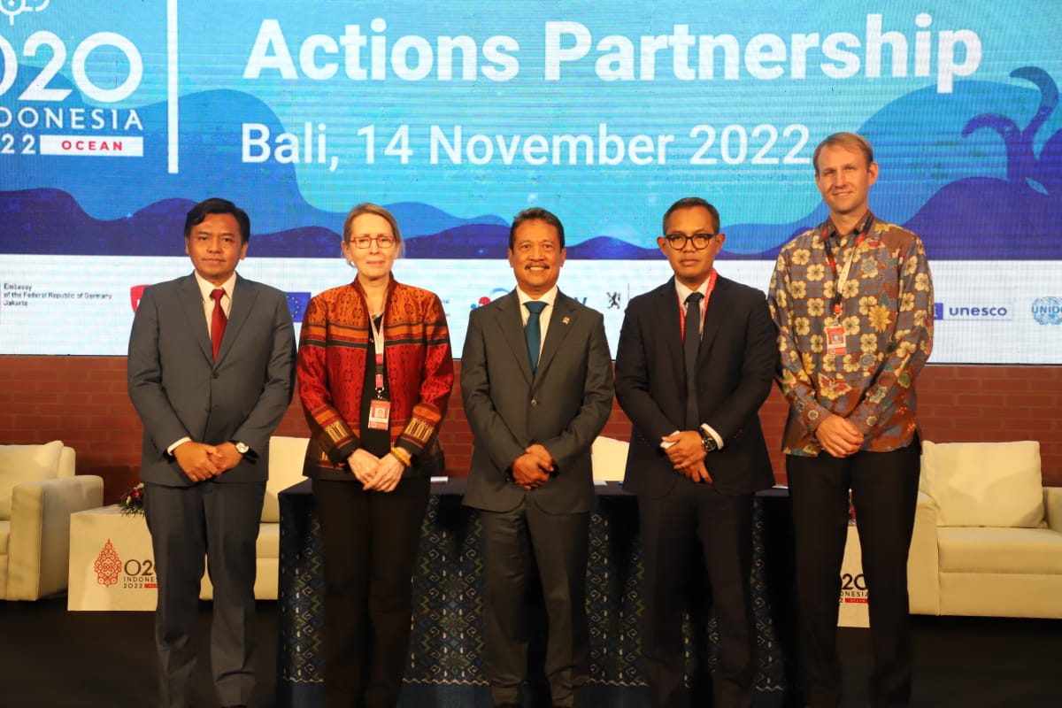 Menteri Trenggono mewakili Menko Marves Bapak Luhut Binsar Pandjaitan dalam acara launching National Blue Agenda Actions Partnership di Nusa Dua, Bali