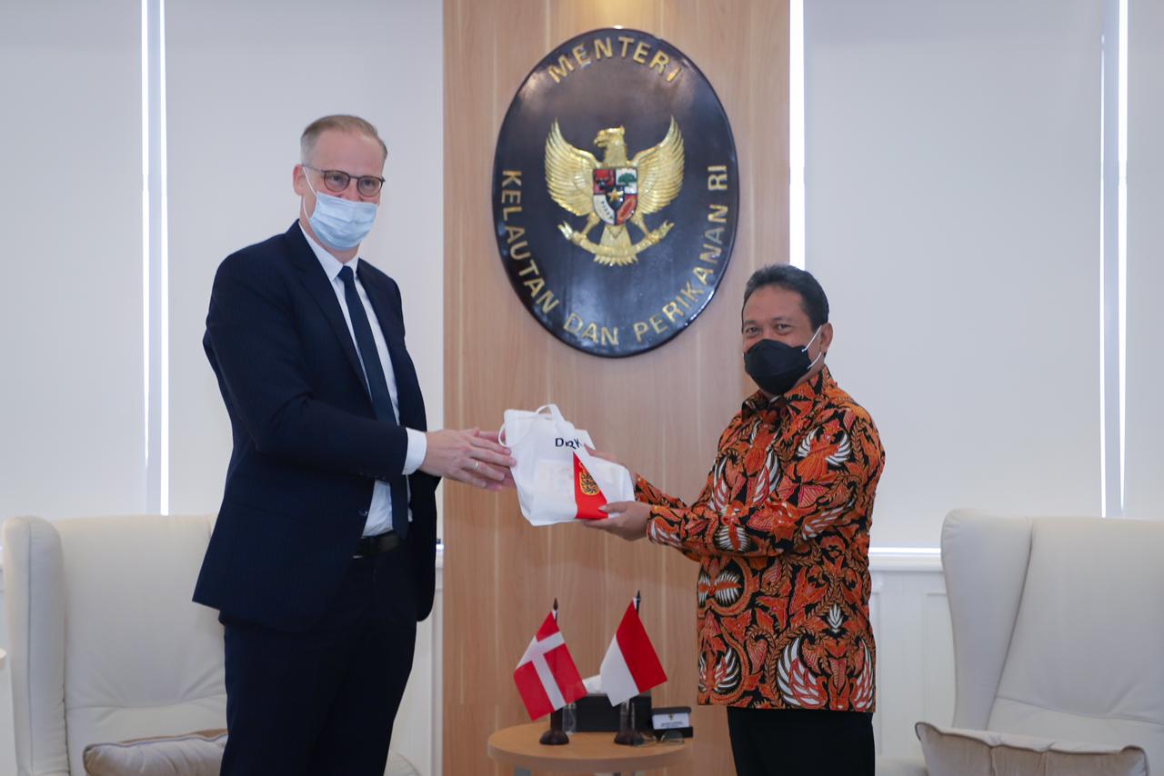 Jakarta - Kamis 11/2), Menteri Kelautan dan Perikanan Sakti Wahyu Trenggono , melakukan pertemuan dengan Duta Besar Denmark untuk Indonesia Lars Bo Larsen.