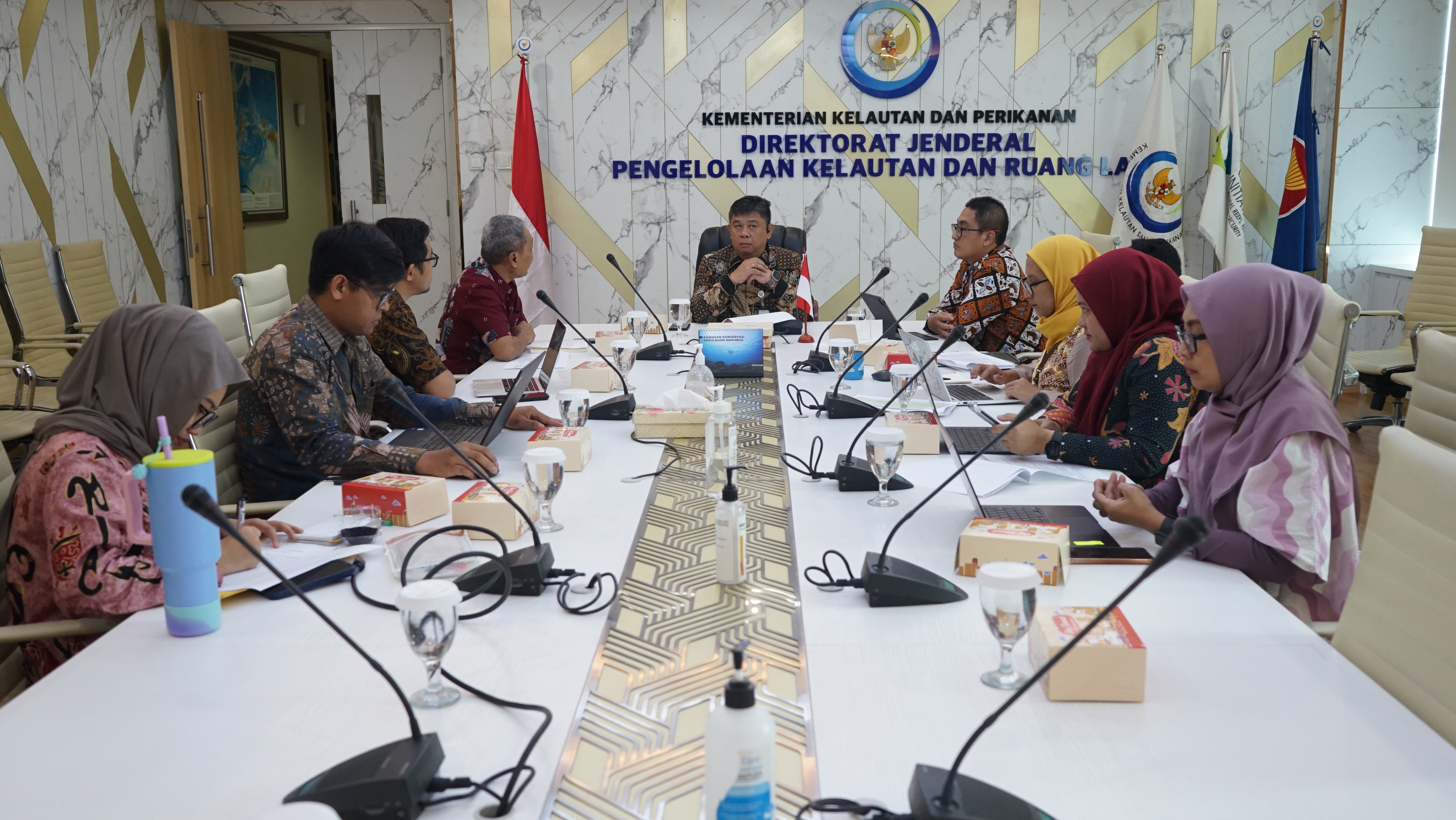 Kunjungan Tim Konservasi Indonesia (KI) dengan Ditjen PKRL terkait Side Event OOC, Jakarta (21/2).