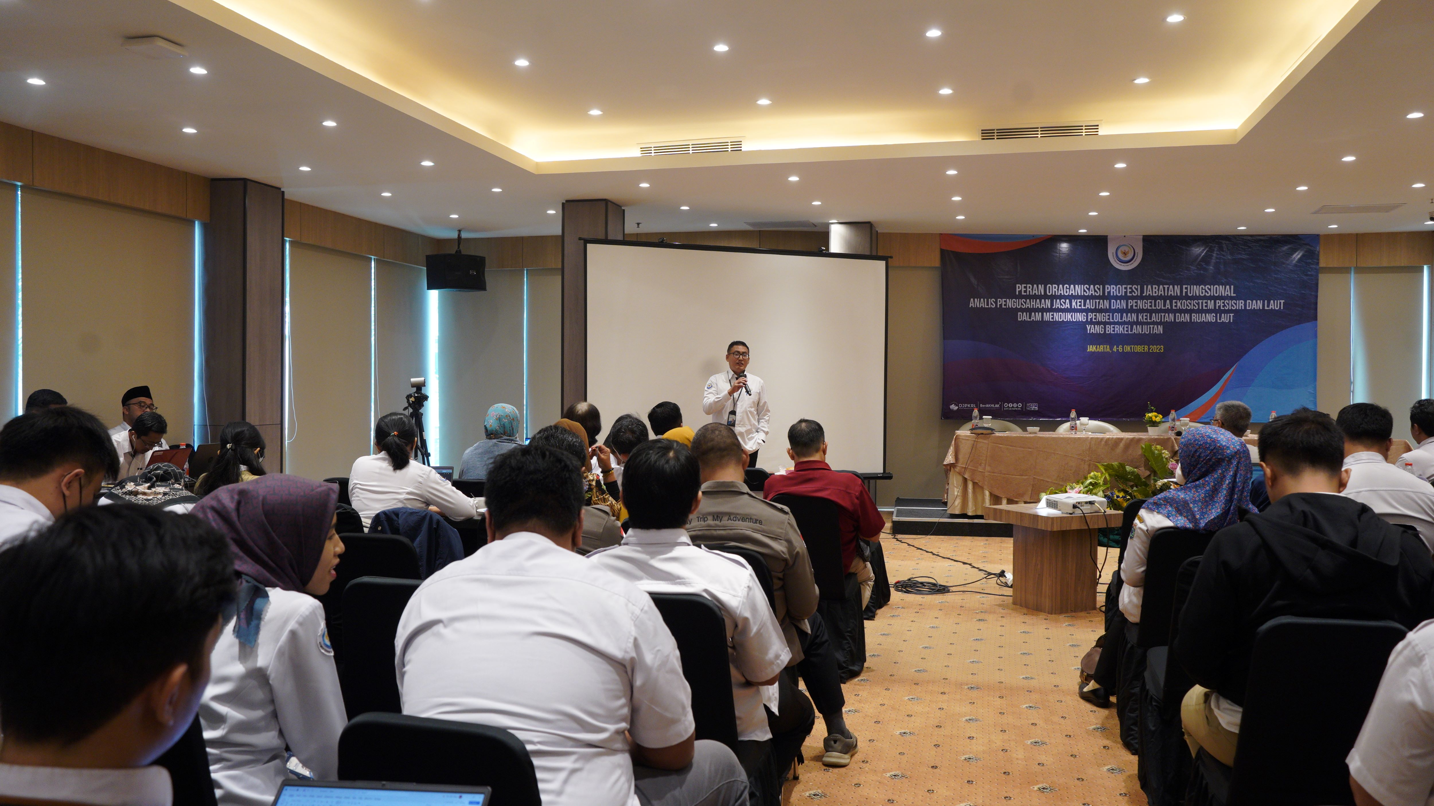 Musyawarah Nasional Jabatan Fungsional Analis Pengusahaan Jasa Kelautdan dan Pengelolaan ekosistem Laut dan Pesisir, Jakarta (4/10).