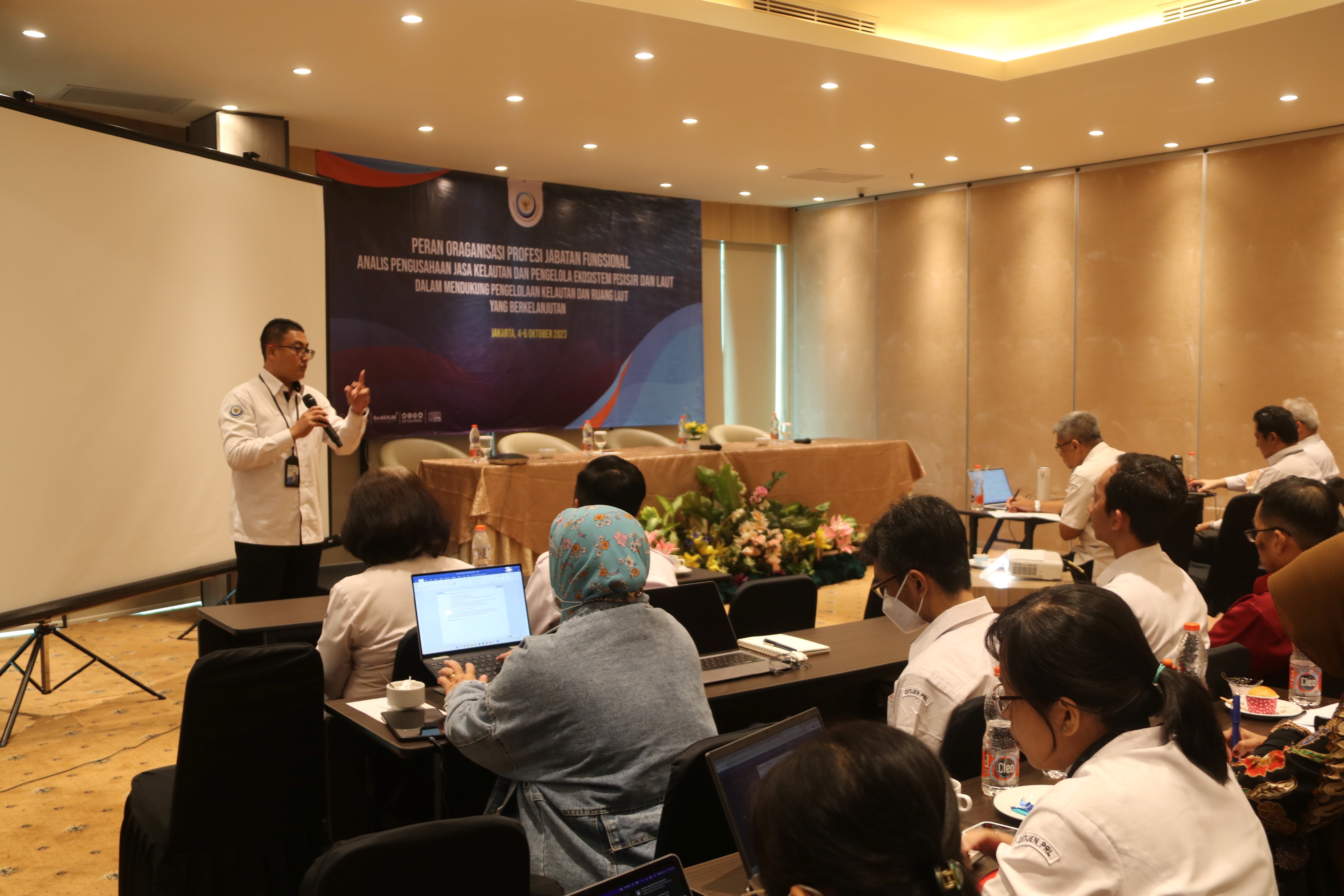 Musyawarah Nasional Jabatan Fungsional Analis Pengusahaan Jasa Kelautdan dan Pengelolaan ekosistem Laut dan Pesisir, Jakarta (4/10).