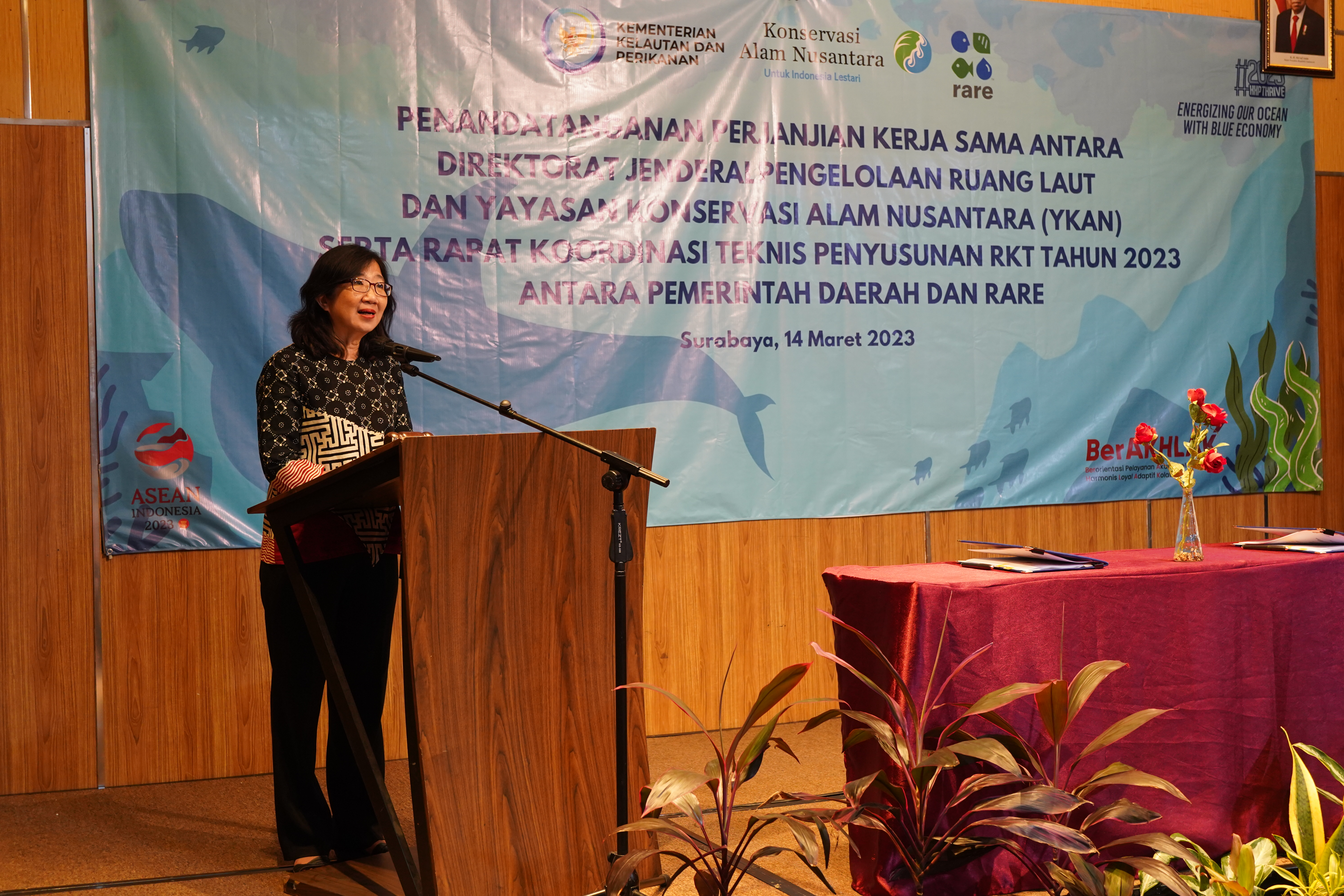 Penandatangan Perjanjjian Kerja Sama antara Direktorat Jenderal Pengeolaan Ruang Laut dengan Yayasan Konservasi Alam Nusantara, Surabaya (14/3)