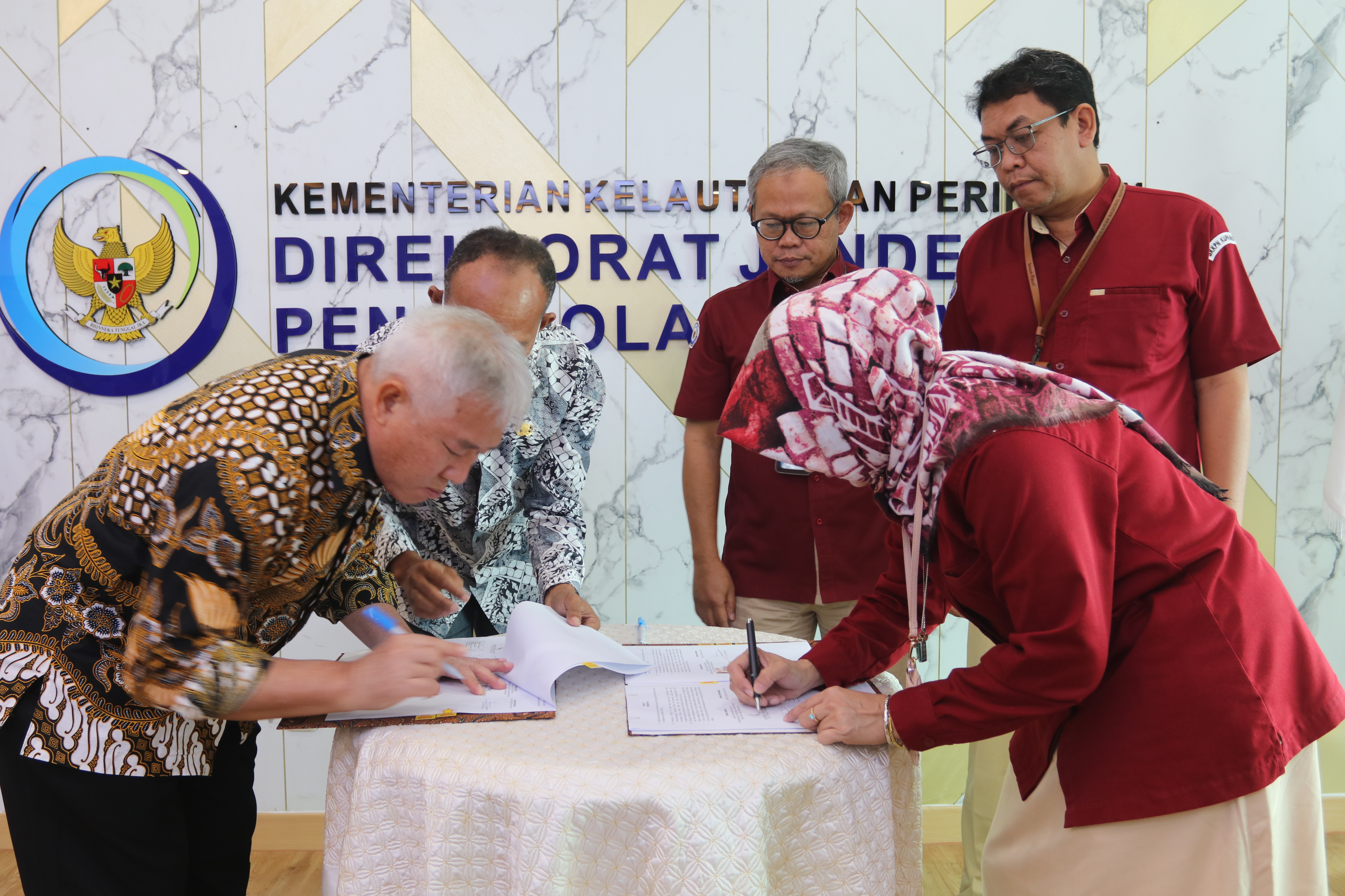 Serah terima hibah Barang Milik Daerah (BMD) antara Pemerintah Kabupaten Kepulauan Aru dengan Ditjen PRL, Jakarta (19/1)
