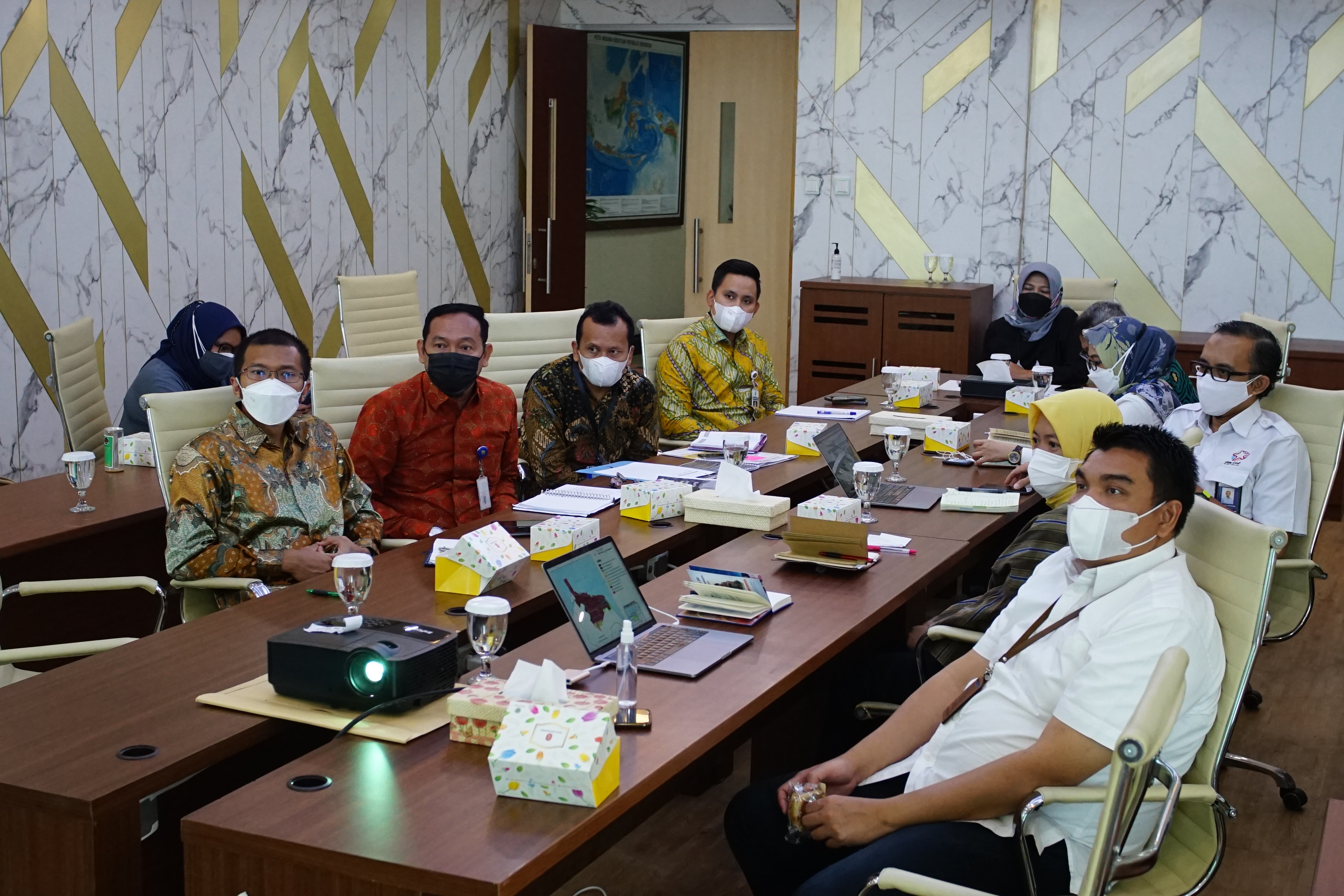 Plt. Dirjen PRL dan jajaran menerima kunjungan Bupati kendal dan tim, Jakarta (8/9).