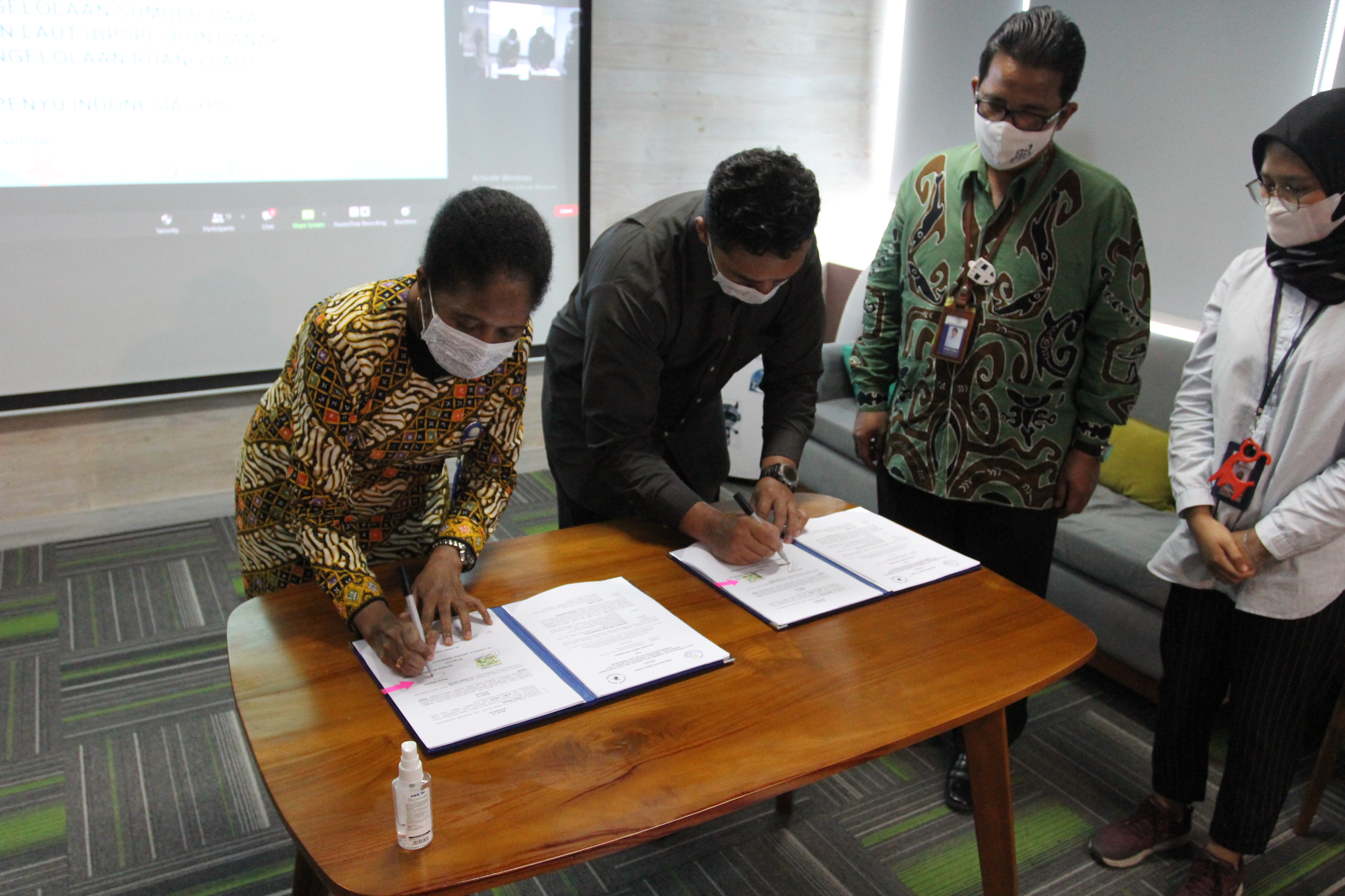 Pendantanganan Perjanjian Kerjasama Antara BPSPL Pontianak Dengan YPI, Jakarta (22/12)