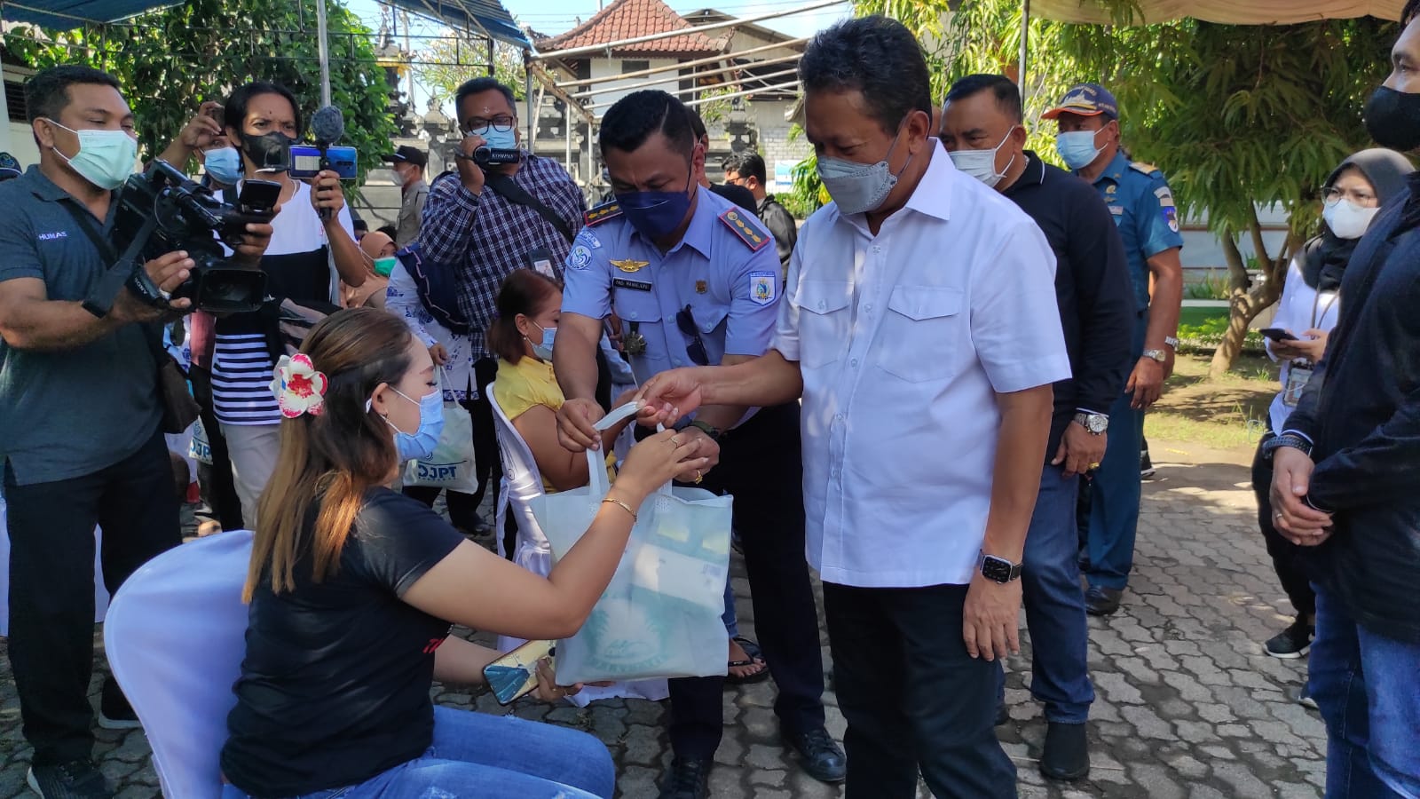 Vaksinasi Nelayan di PPN Pengambengan