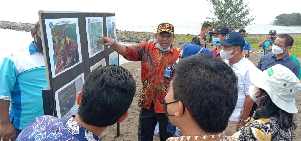 Kunjungan Kerja Meninjau Pembangunan Pelabuhan Perikanan On Shore di Pekalongan