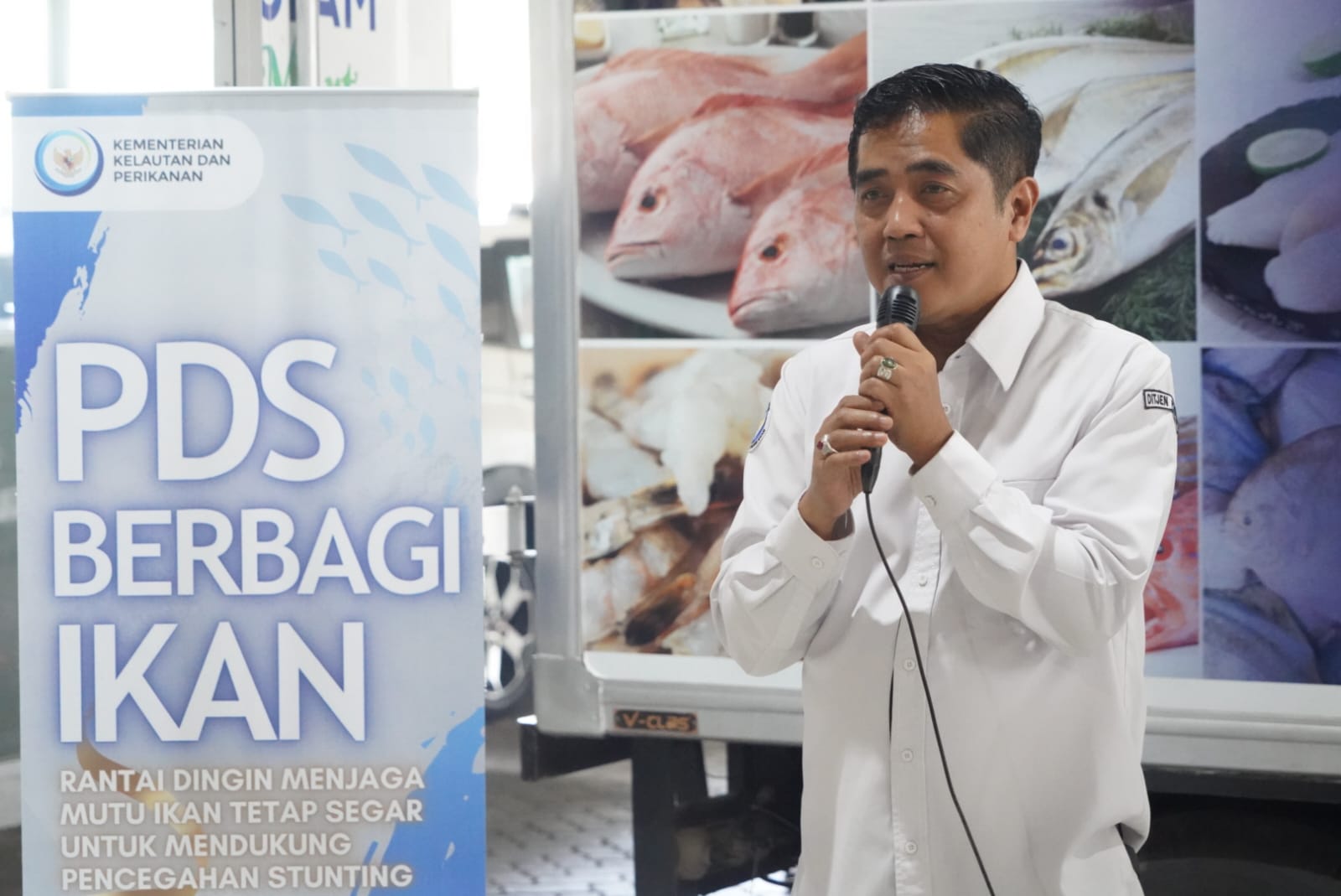 PDS Berbagi Ikan Segar di Stasiun Gambir