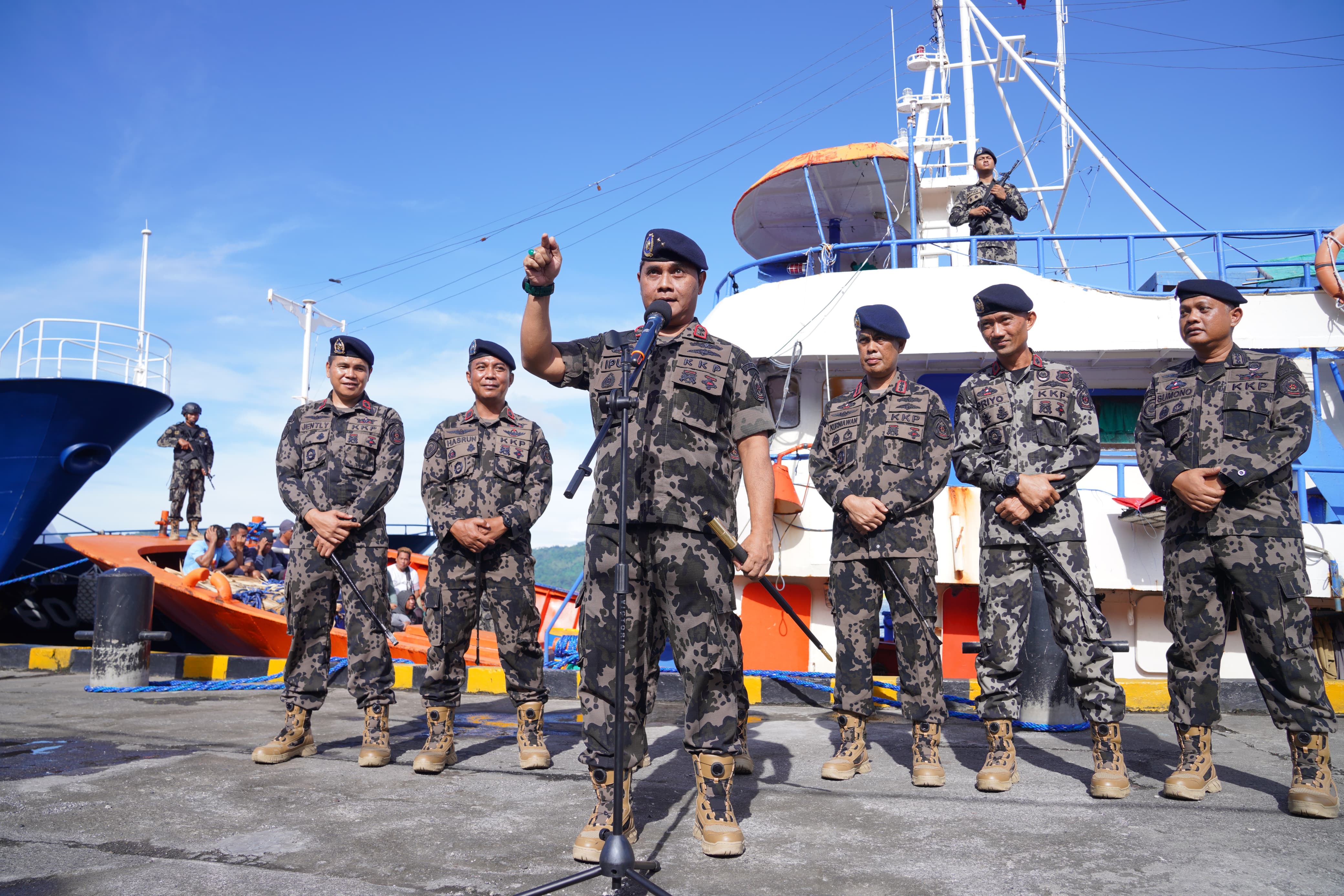 Konferensi Pers Hasil Operasi Pengawasan Sumber Daya Kelautan dan Perikanan dengan Dihentikannya Kapal Ikan Asing Berbendera Filipina di Samudera Pasifik WPP 717