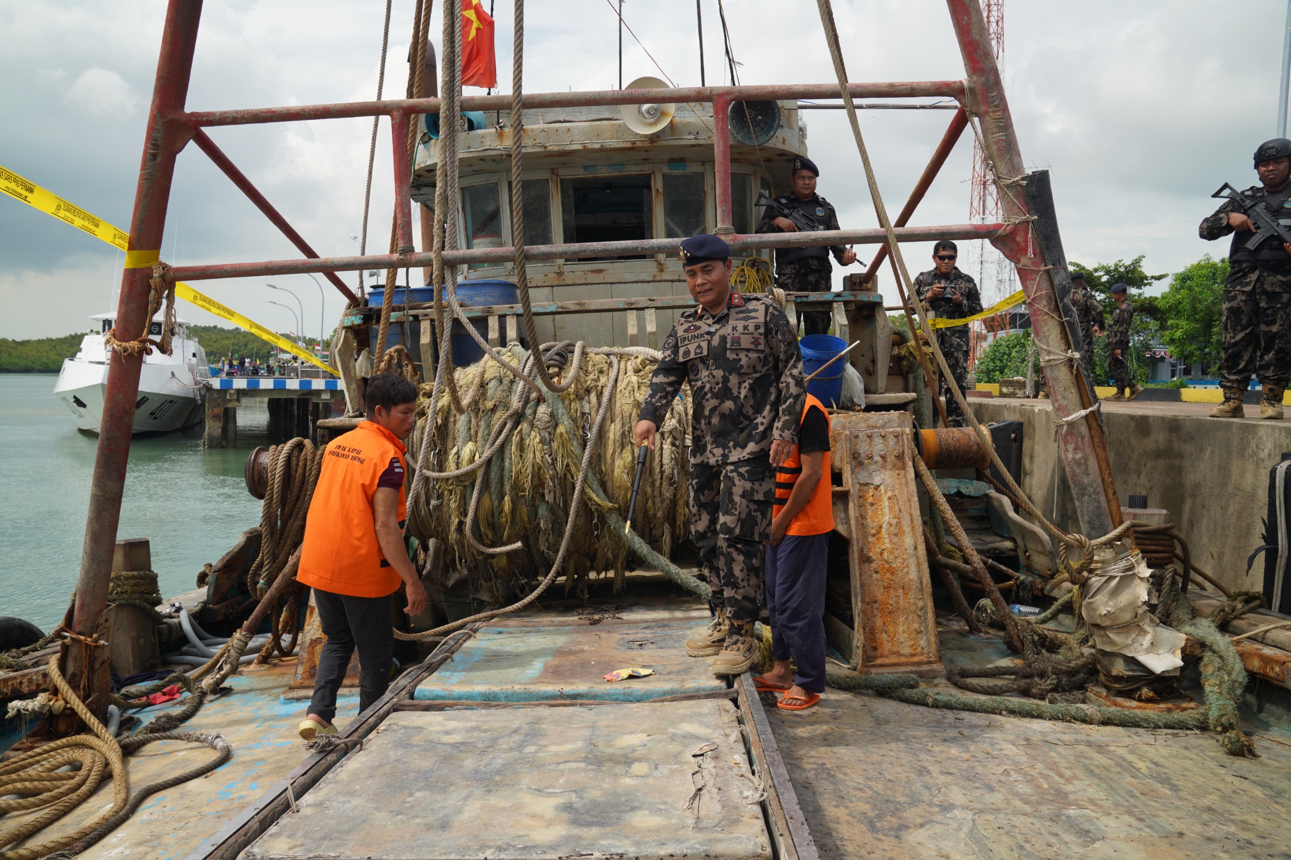 Konferensi Pers KKP Amankan Kapal Vietnam di Perairan Natuna