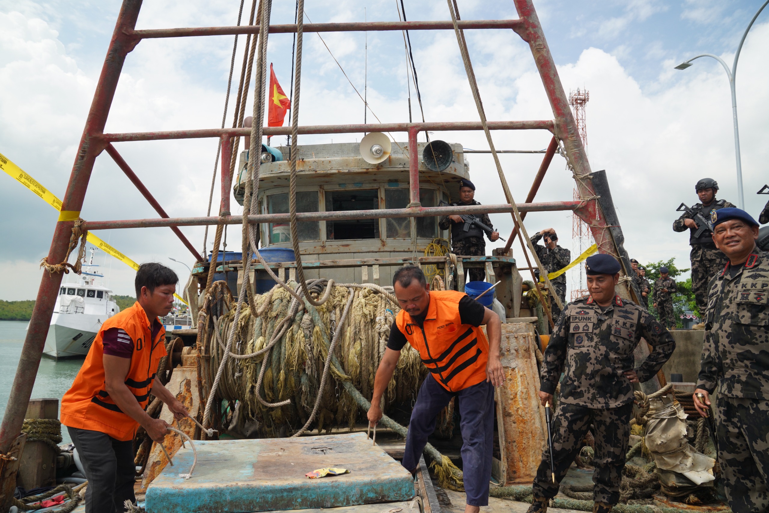 Konferensi Pers KKP Amankan Kapal Vietnam di Perairan Natuna