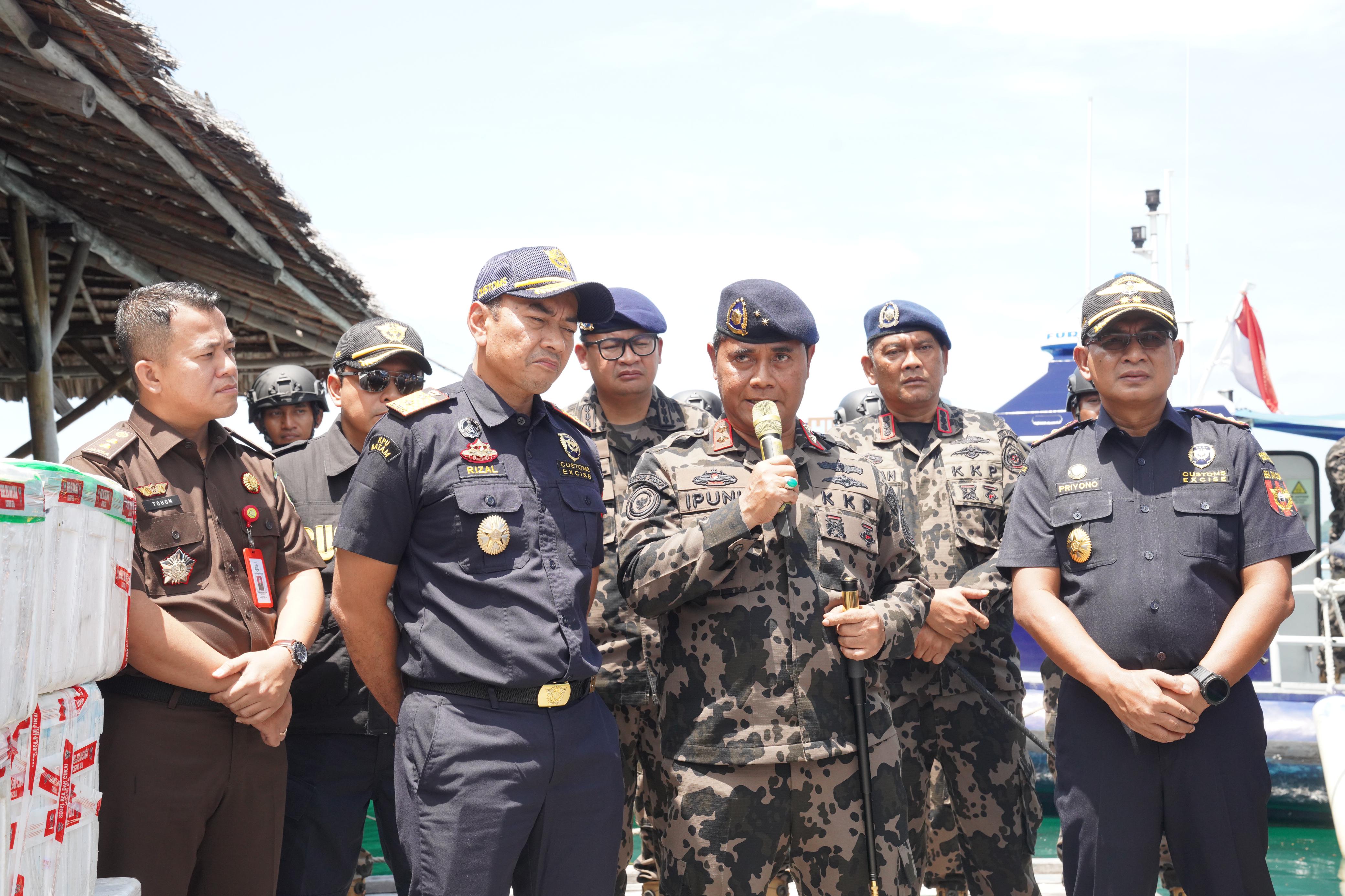 Tim Gabungan KKP-Bea Cukai Gagalkan Penyelundupan BBL Senilai Rp90 Miliar di Batam