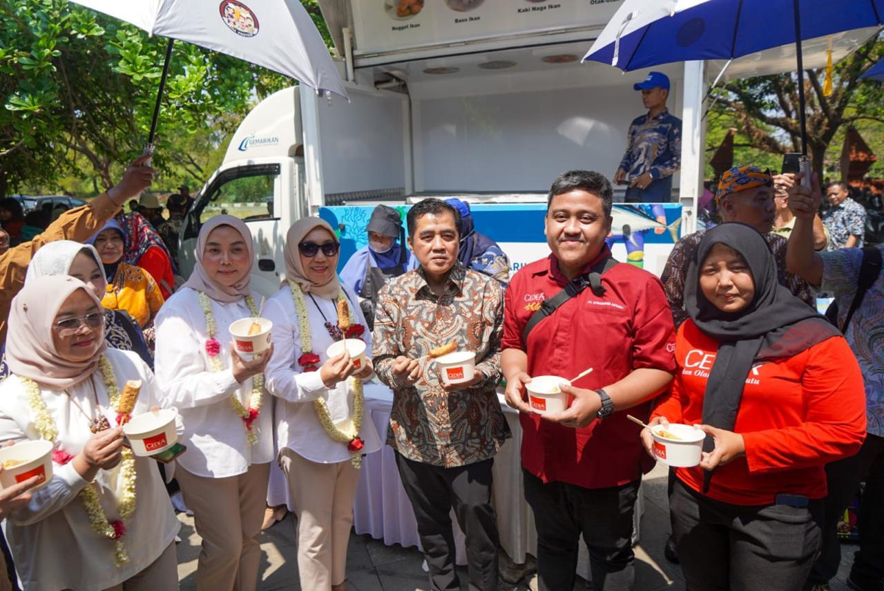 Ditjen PDSPKP dan DWP KKP Gelar Edukasi Manfaat Makan Ikan di Keraton Kasepuhan Cirebon