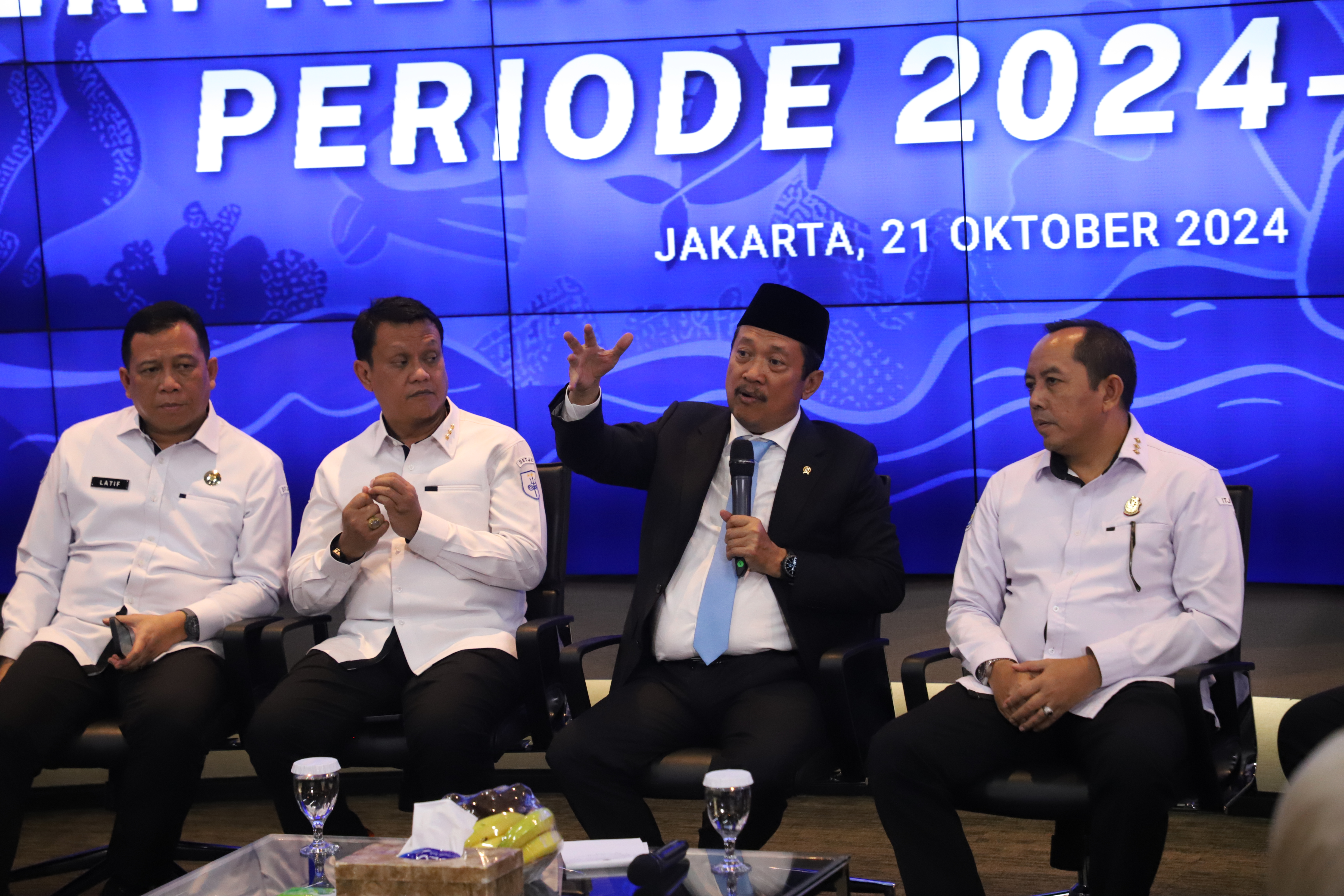 Konferensi Pers Menteri Kementerian Kelautan dan Perikanan Periode 2024-2029