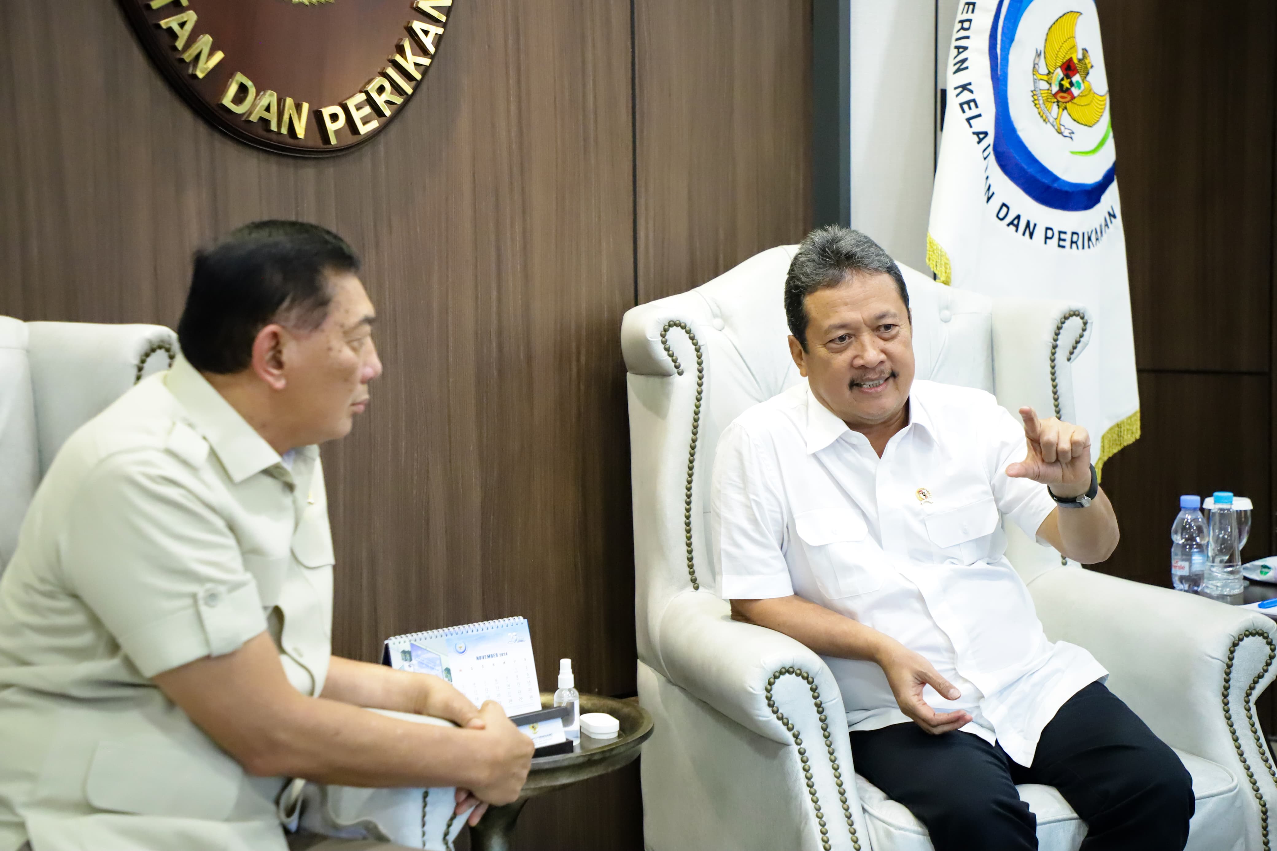 kedatangan tamu spesial yang juga teman lama Pak Menhan Sjafrie Sjamsoeddin di kantor KKP