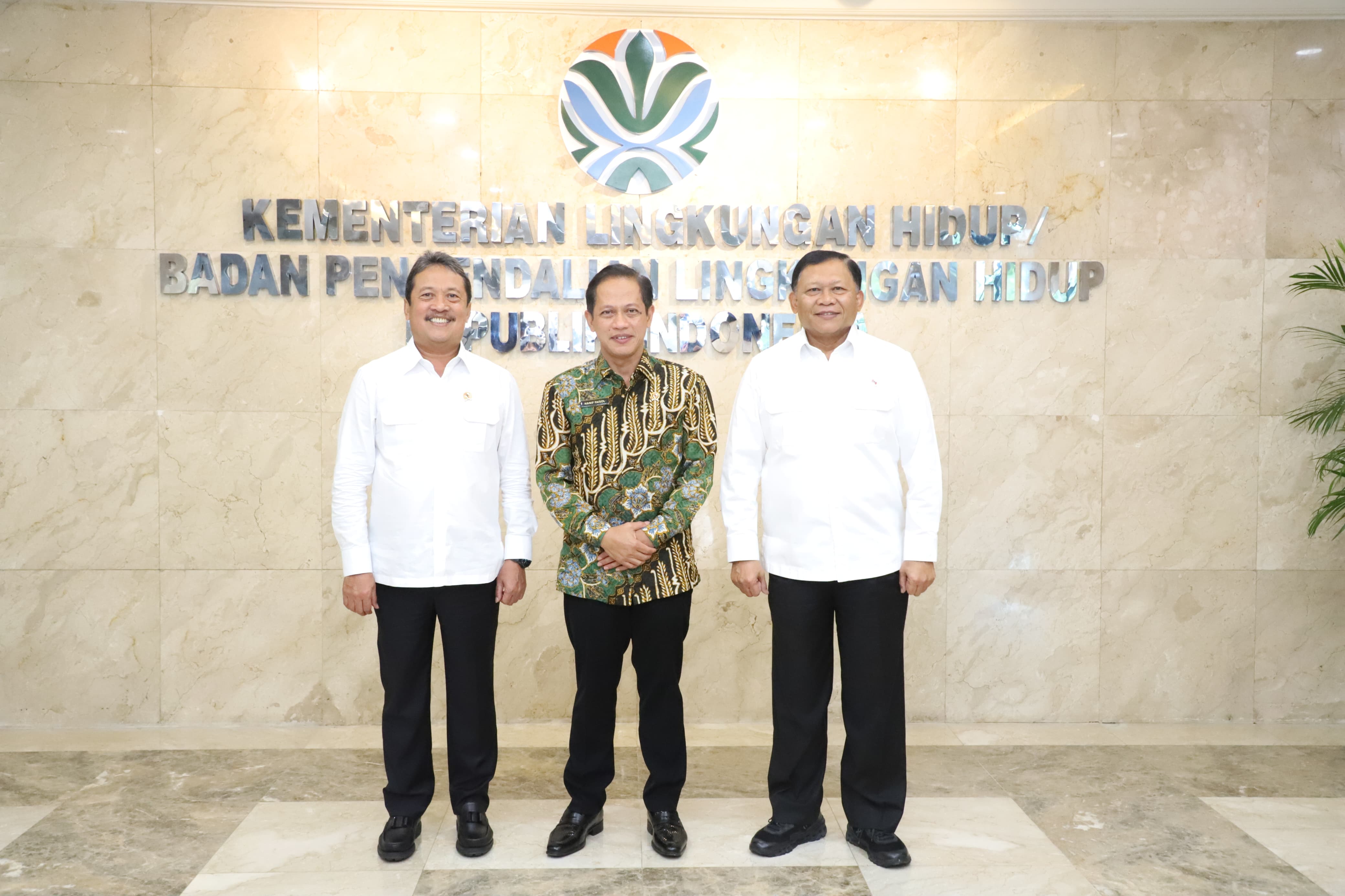 bertemu dengan Menteri Lingkungan Hidup (MenLH)