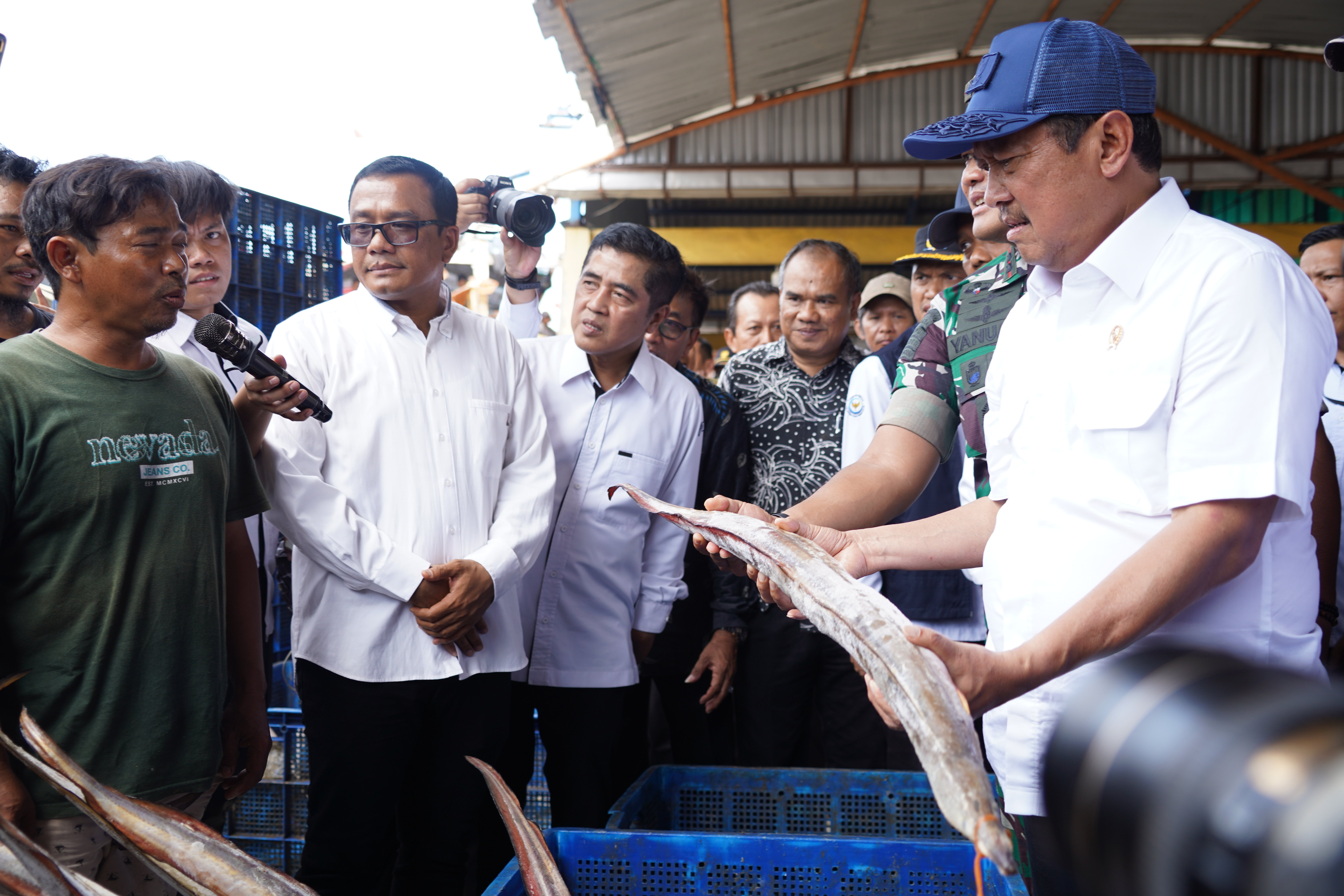 Menteri Trenggono Tinjau Ketersediaan Ikan untuk Kebutuhan Natal dan Tahun Baru (Nataru)