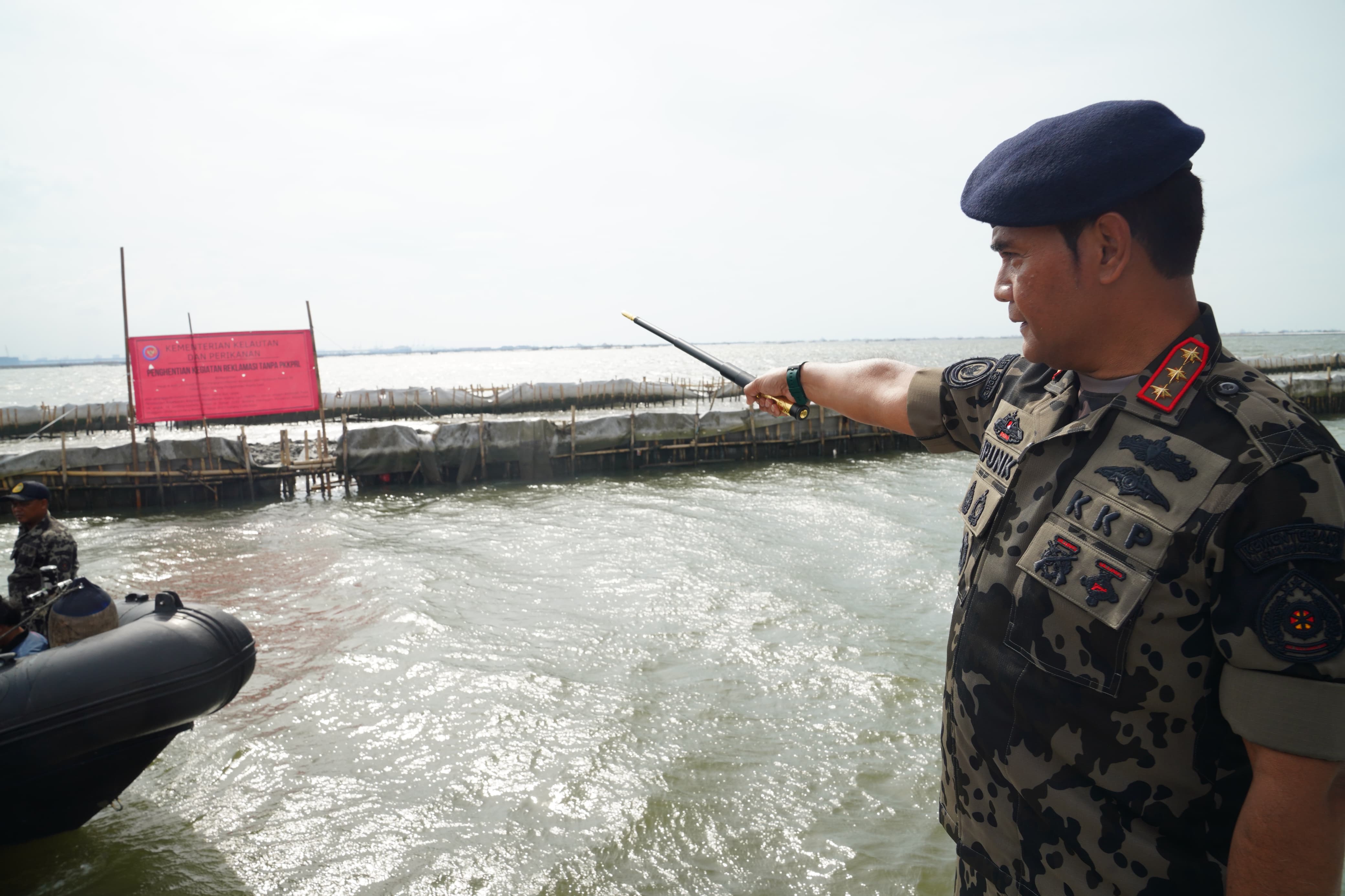 KKP Segel Pagar Laut di Perairan Bekasi