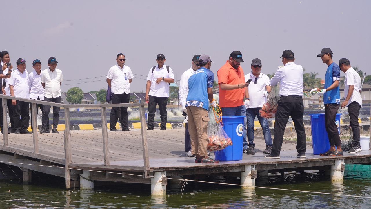 Kunjungan Kerja Menteri Kelautan dan Perikanan ke Kawasan Budidaya Ikan Nila Salin Karawang