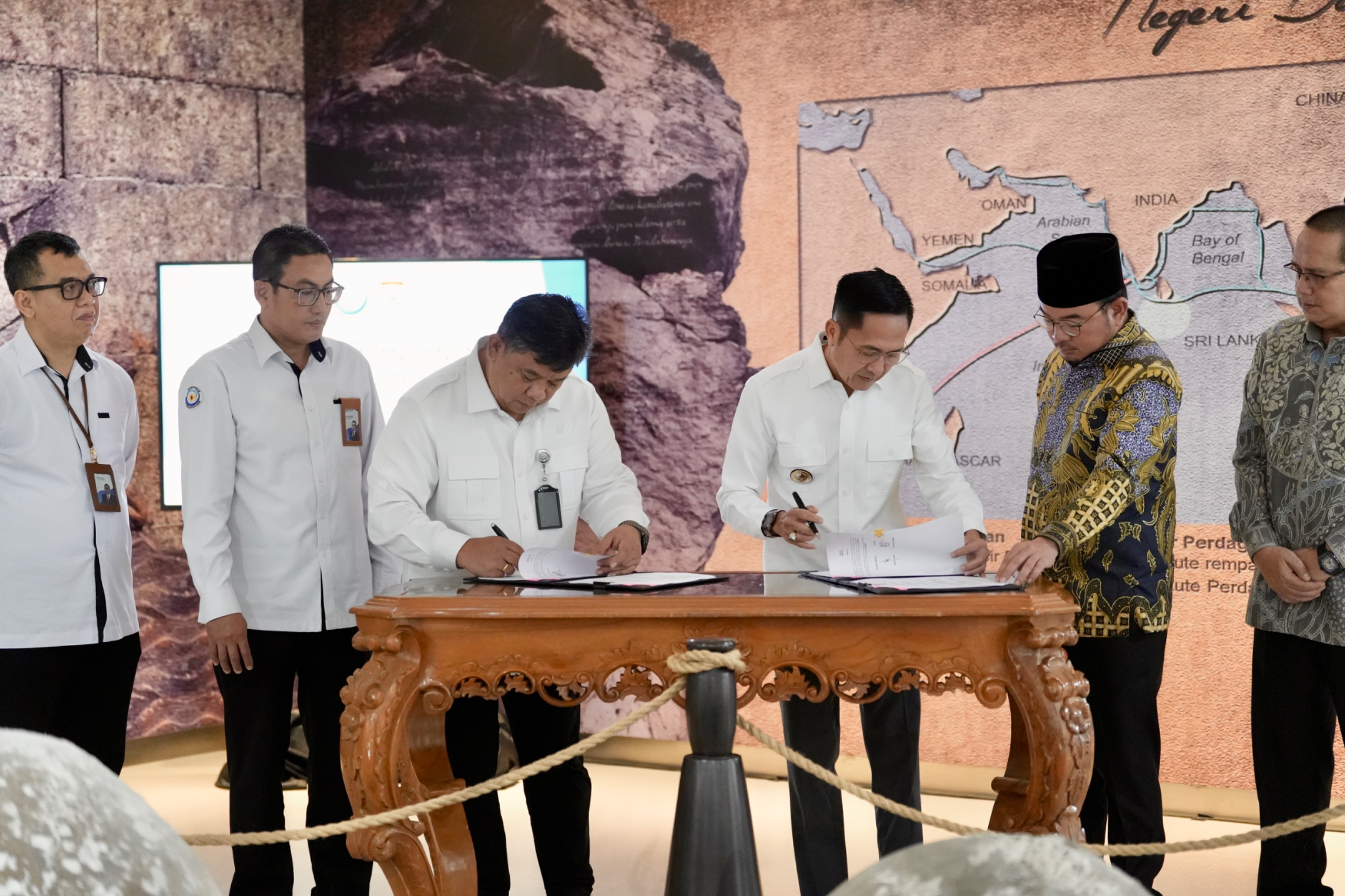 Penandatanganan Nota Kesepakatan antara DJPKRL dengan Pemerintah Kota Palembang terkait Sinergi Pengelolaan Benda Muatan Kapal Tenggelam (BMKT) di Sungai Musi, Jakarta (11/3).