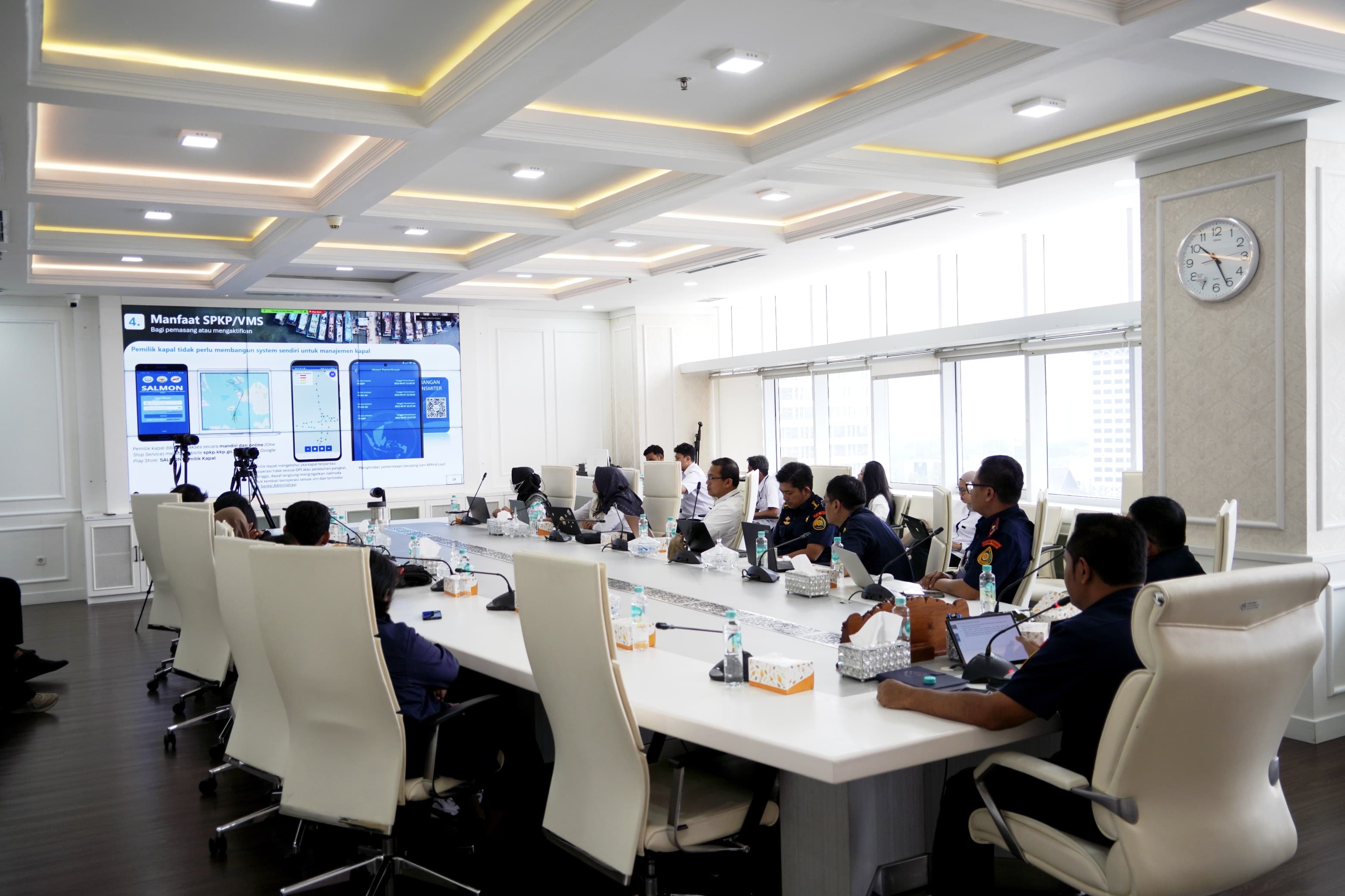 Menerima Audiensi Dengan Wartawan Terkait Pemasangan VMS bagi Kapal Perikanan yang beroperasi di WPPNRI