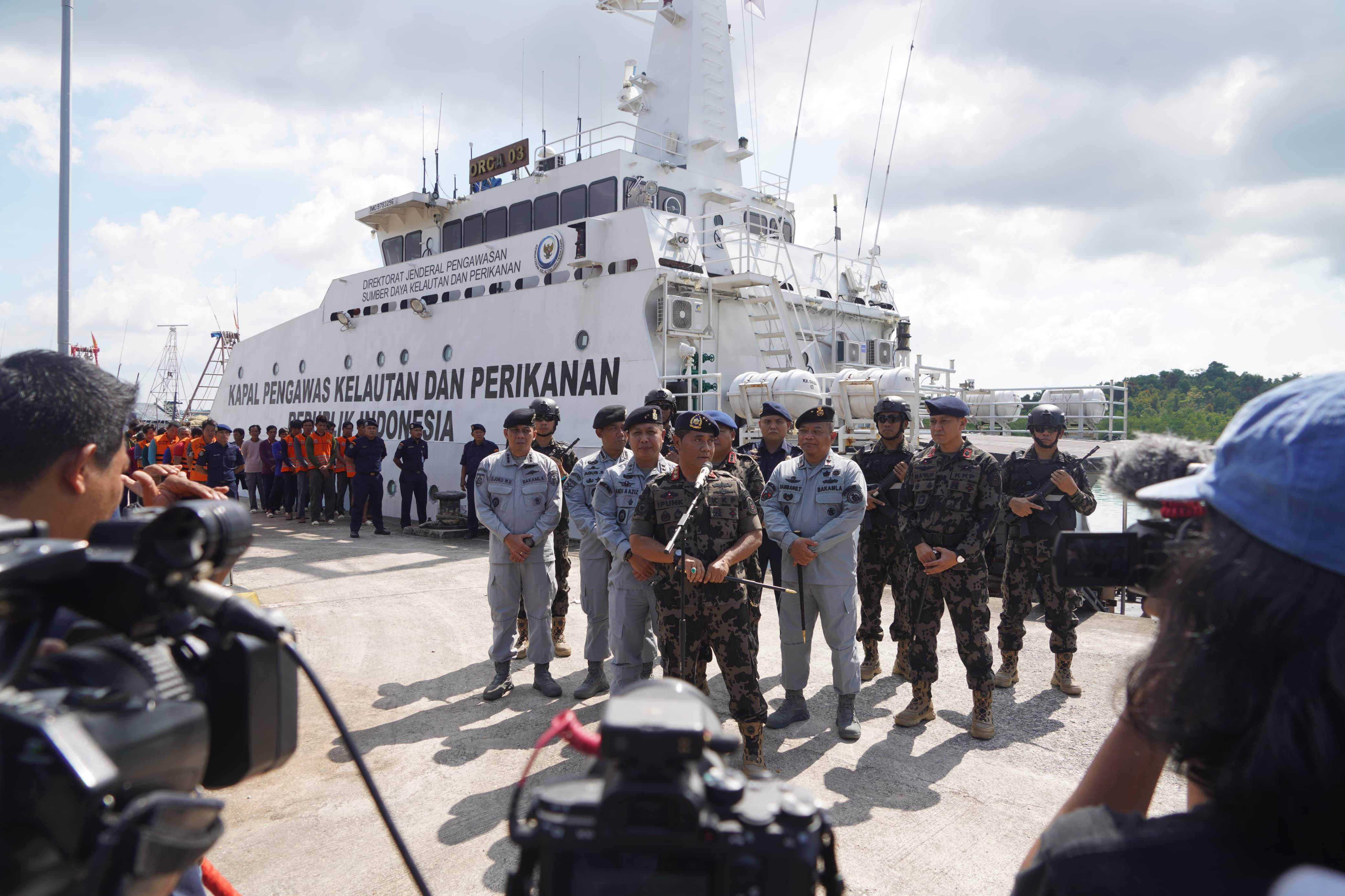 Konferensi Pers Penangkapan 2 Kapal Vietnam di Laut Natuna