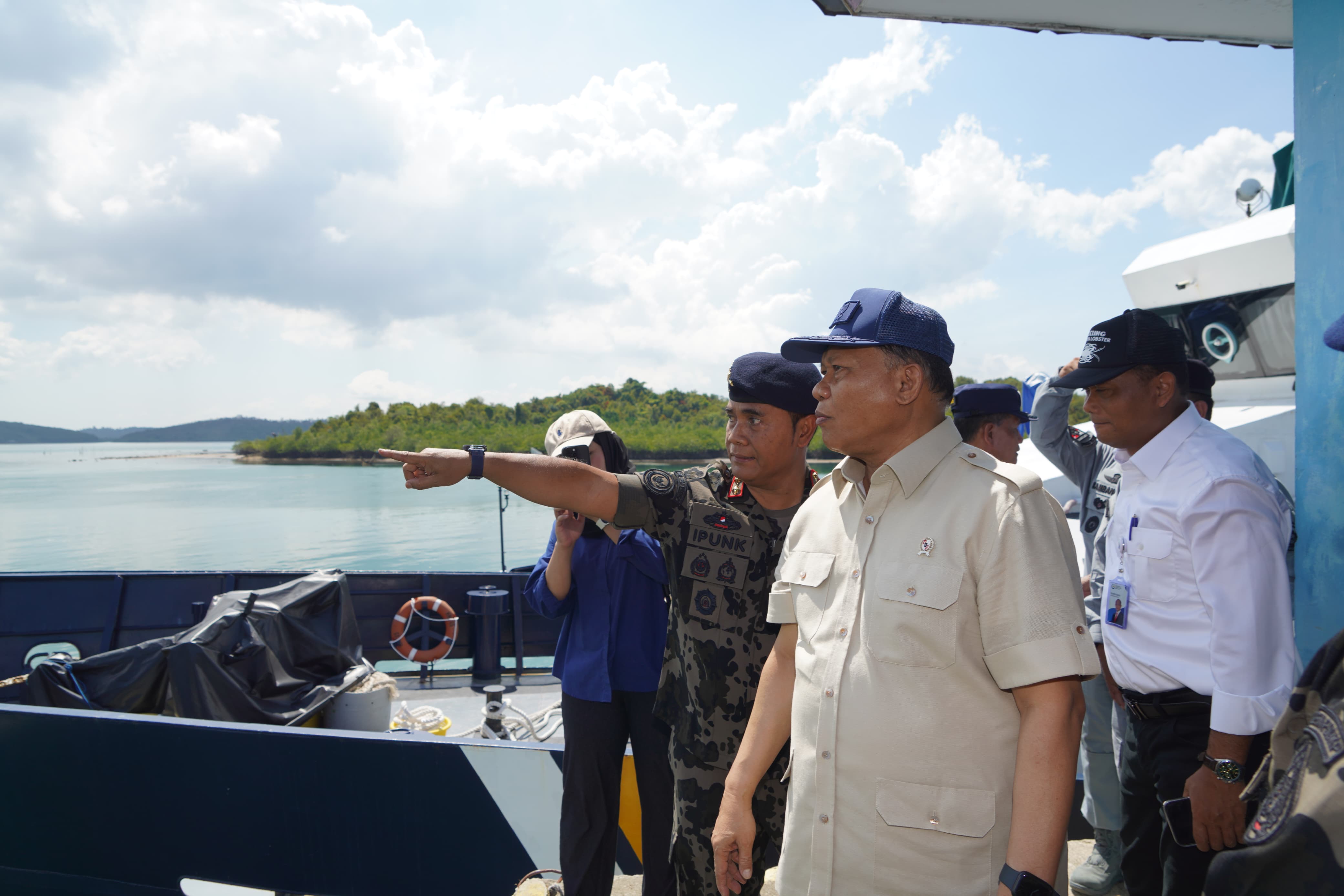 Konferensi Pers Penangkapan 2 Kapal Vietnam di Laut Natuna