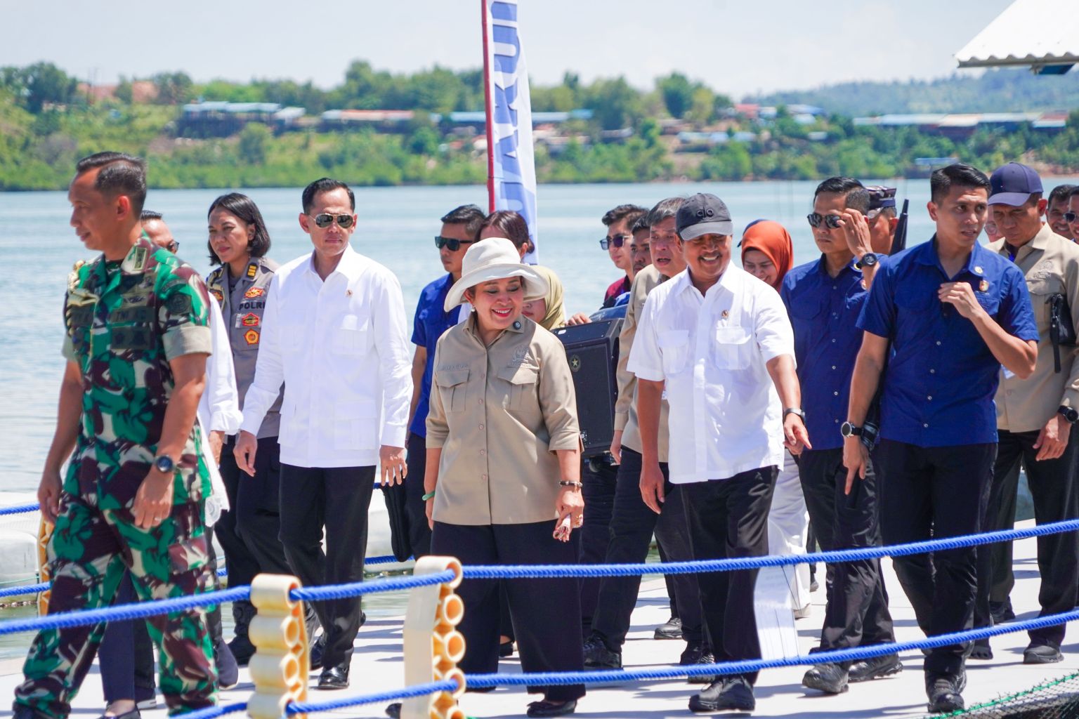 Panen Perdana Lobster di Modeling Budi Daya Balai Perikanan Budidaya Laut Batam bersama Wakil Presiden RI
