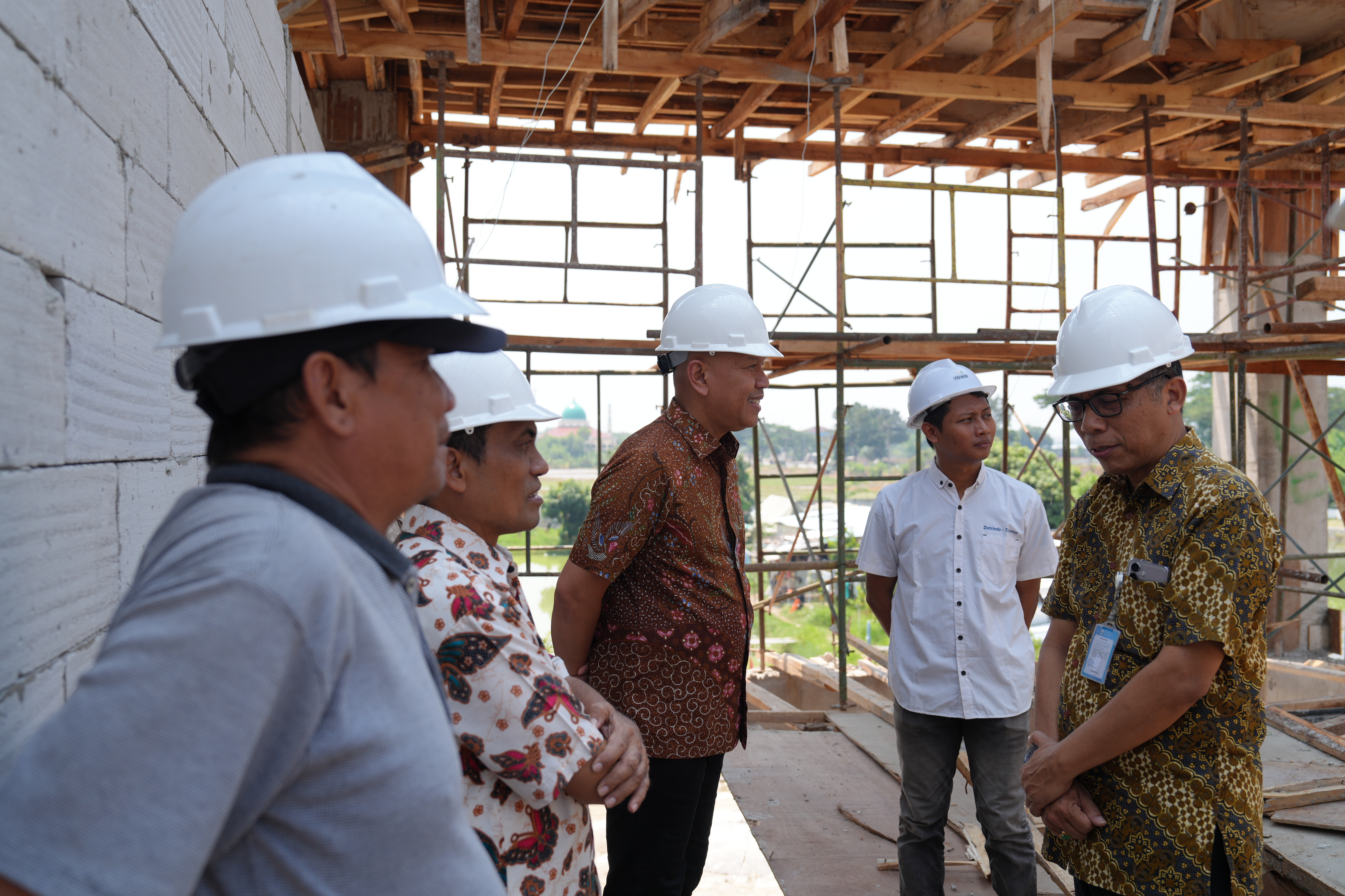 Pemantauan Penyelesaian Revitalisasi Sarana dan Prasarana Politeknik KP Karawang