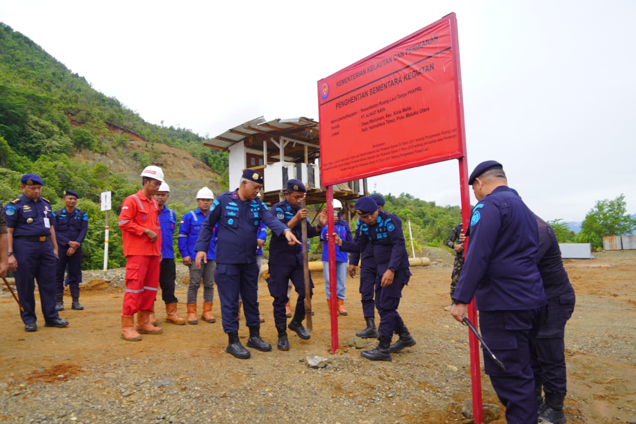 Dirjen PSDKP Segel Lima Lokasi Pemanfaatan Ruang Laut Ilegal di Malut dan Kepri