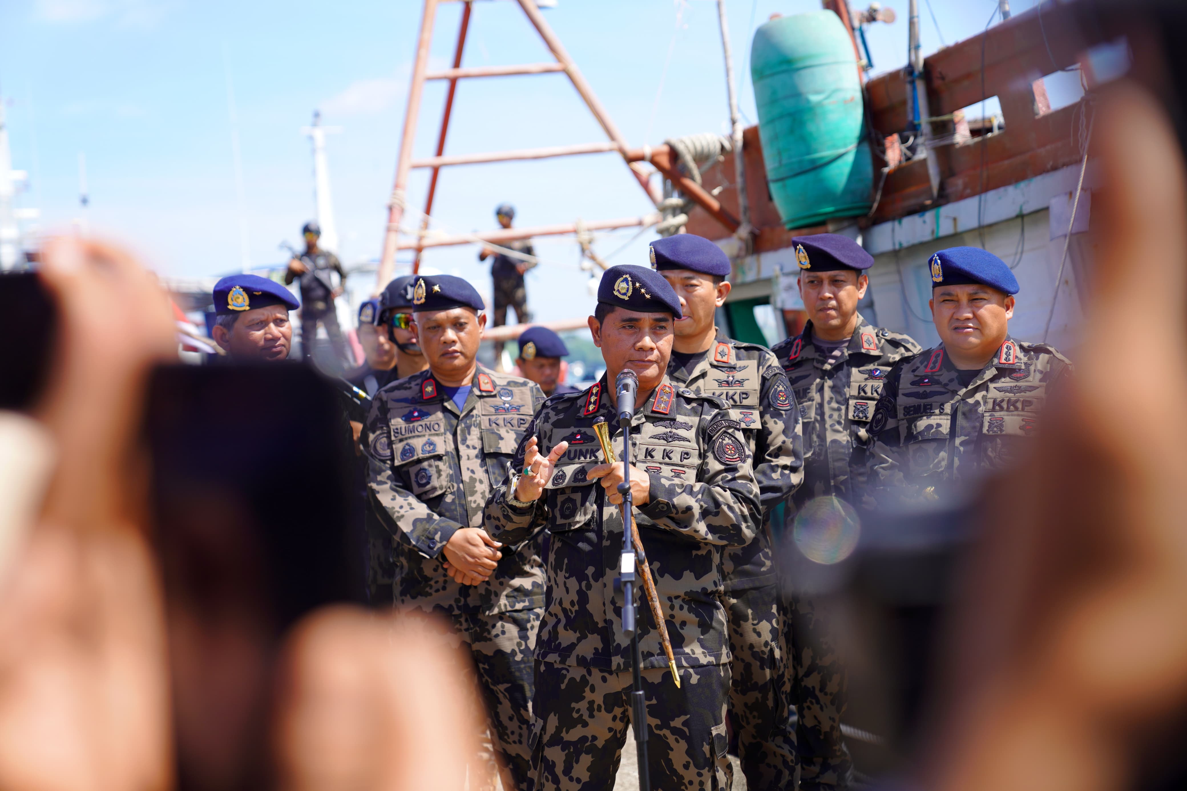 KKP Tangkap Kapal Ikan Asing Berbendera Vietnam di Laut Natuna Utara