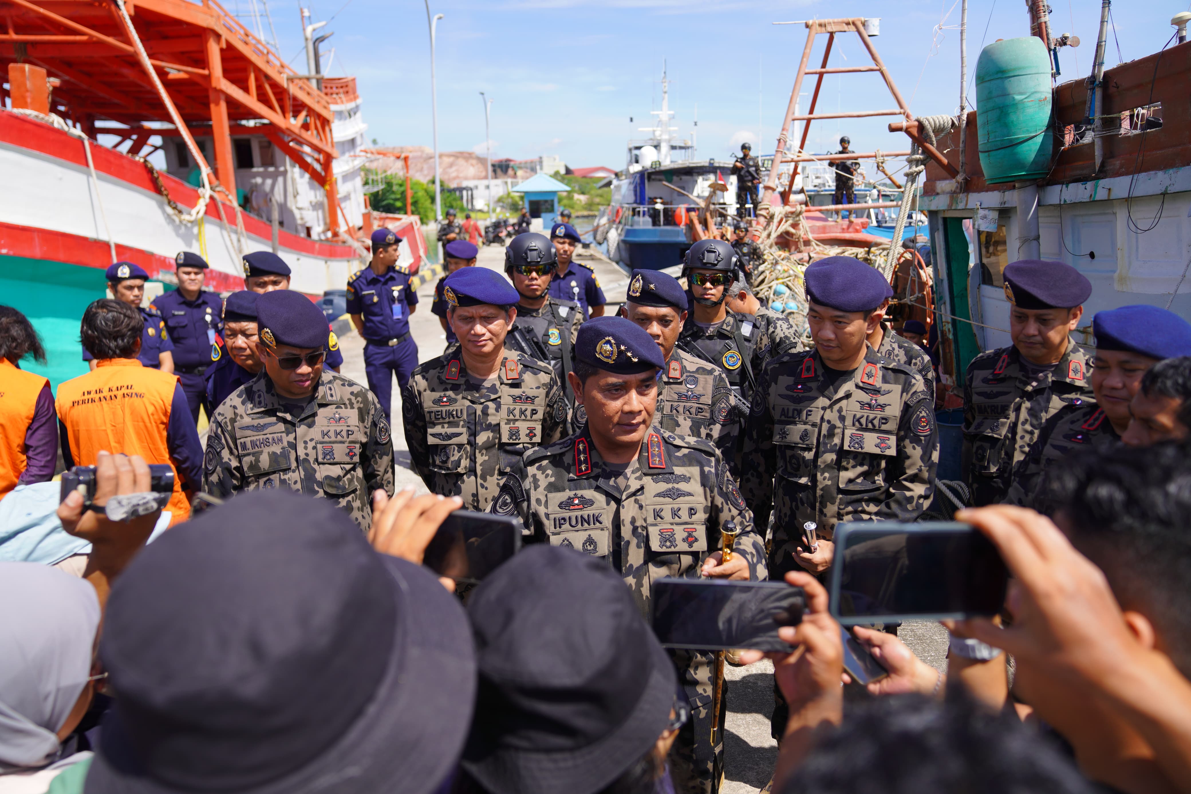 KKP Tangkap Kapal Ikan Asing Berbendera Vietnam di Laut Natuna Utara
