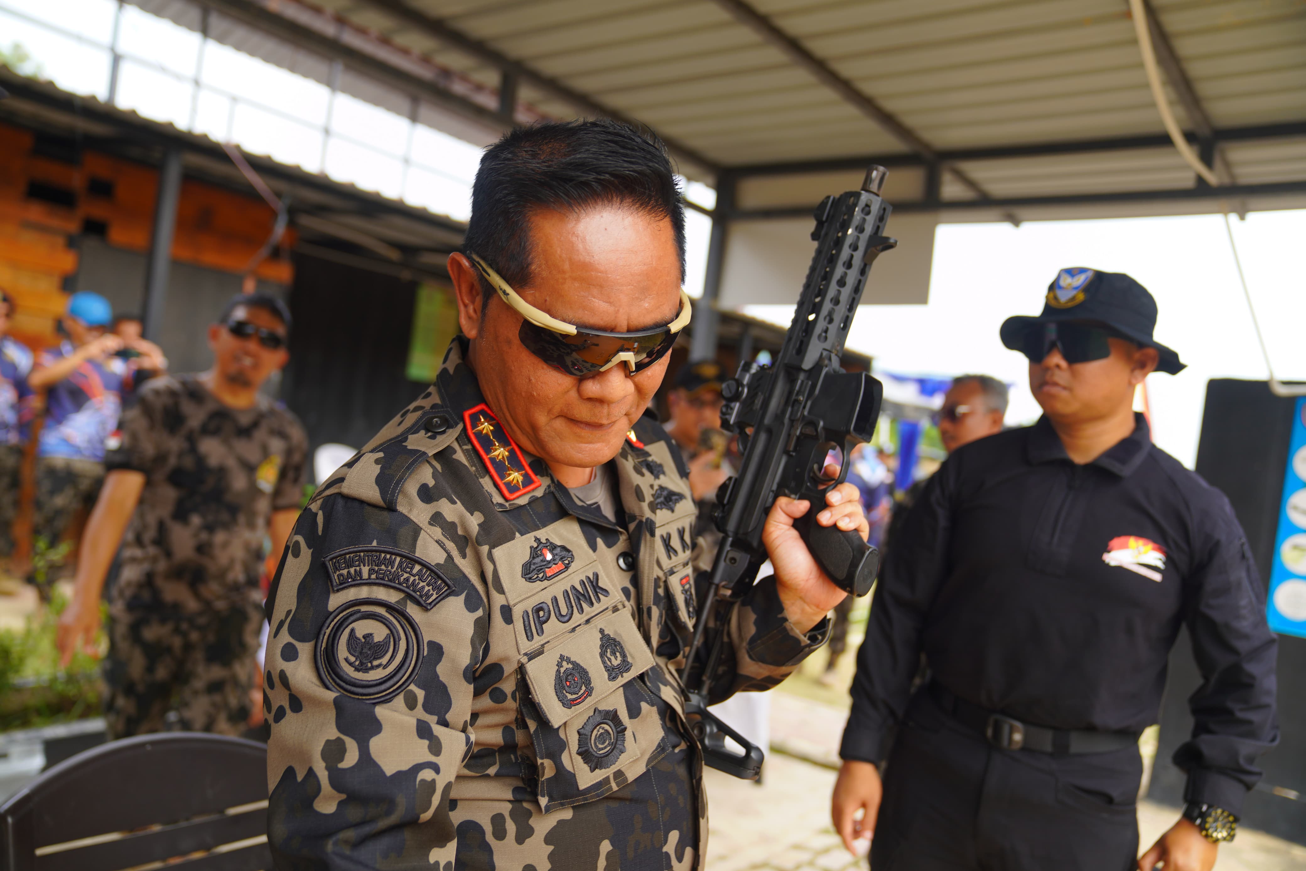 Penyegaran Kemampuan Teknis Menembak Awak Kapal Negara Wilayah Barat Tahun 2025