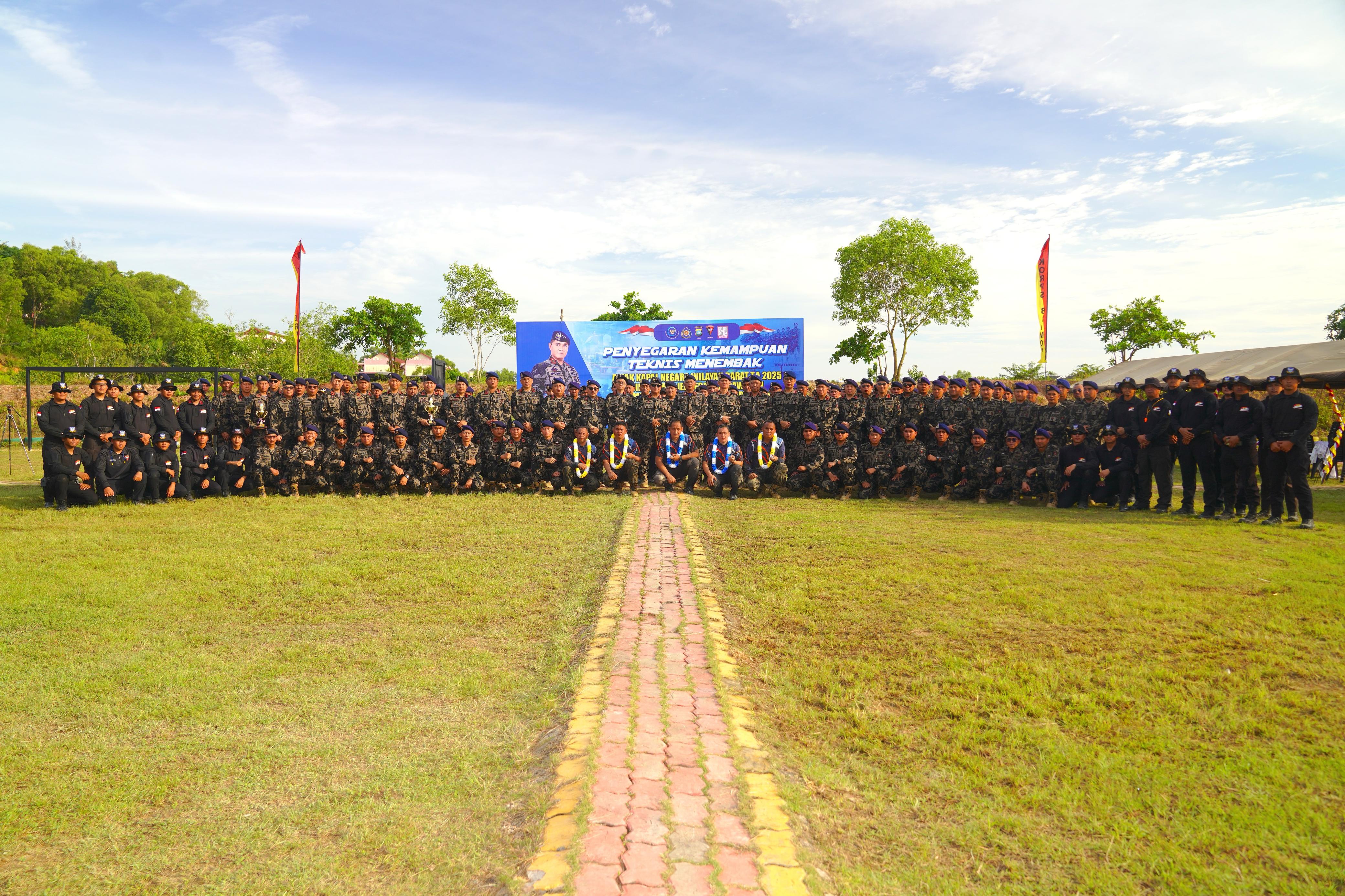 Penyegaran Kemampuan Teknis Menembak Awak Kapal Negara Wilayah Barat Tahun 2025