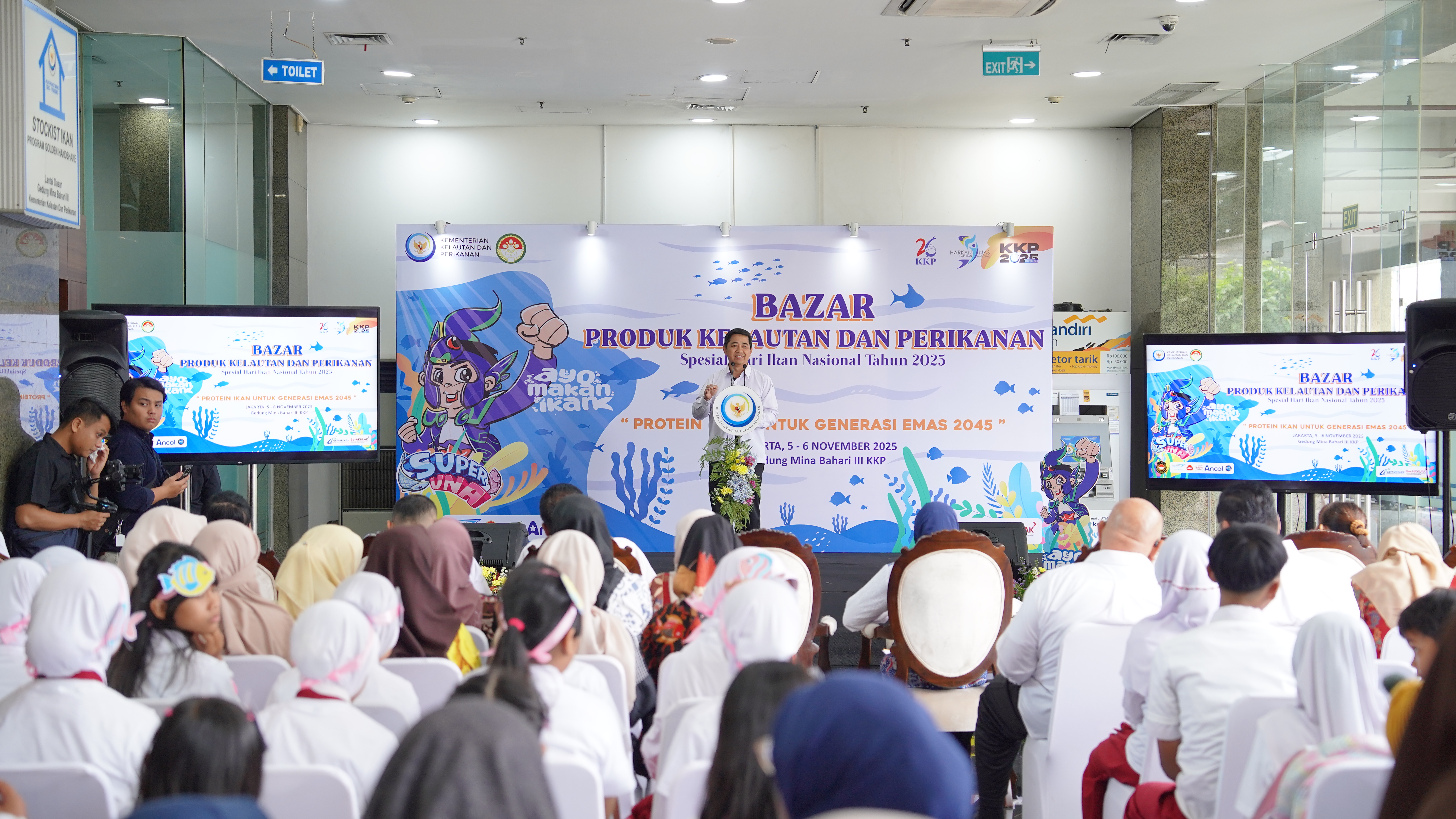 Pembukaan Bazar KKP Spesial Hari Ikan Nasional 2025