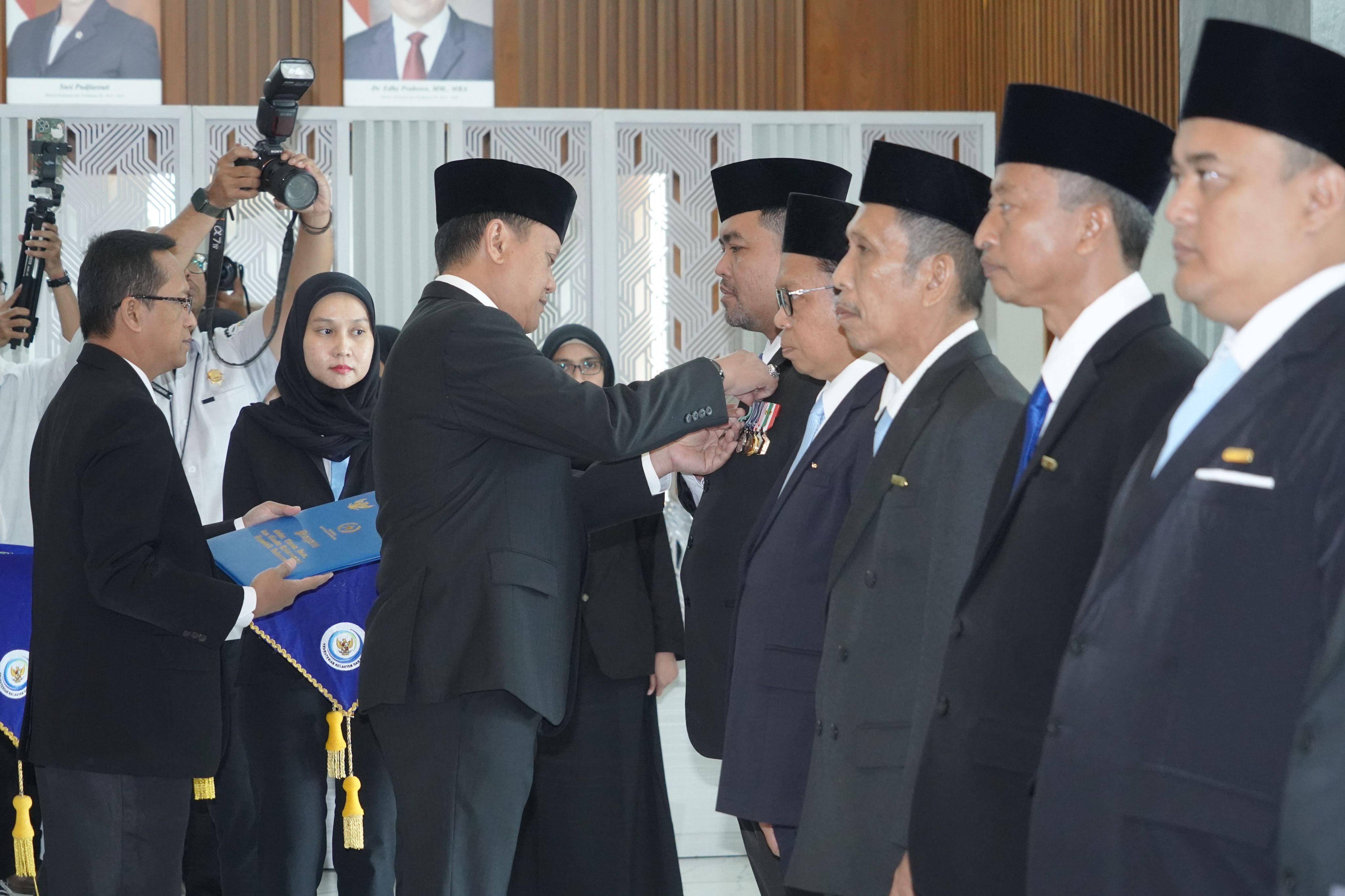 Penyematan Tanda Kehormatan Satylancana Wira Karya Tahun 2025