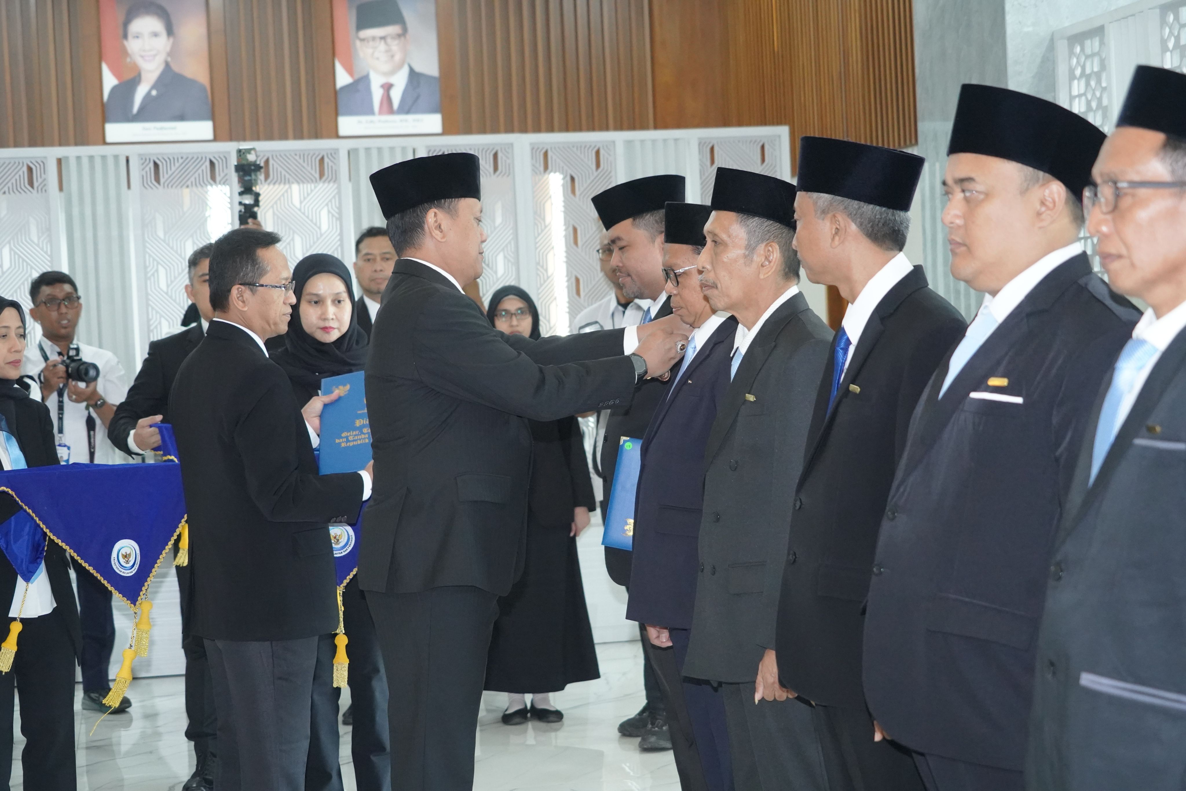 Penyematan Tanda Kehormatan Satylancana Wira Karya Tahun 2025