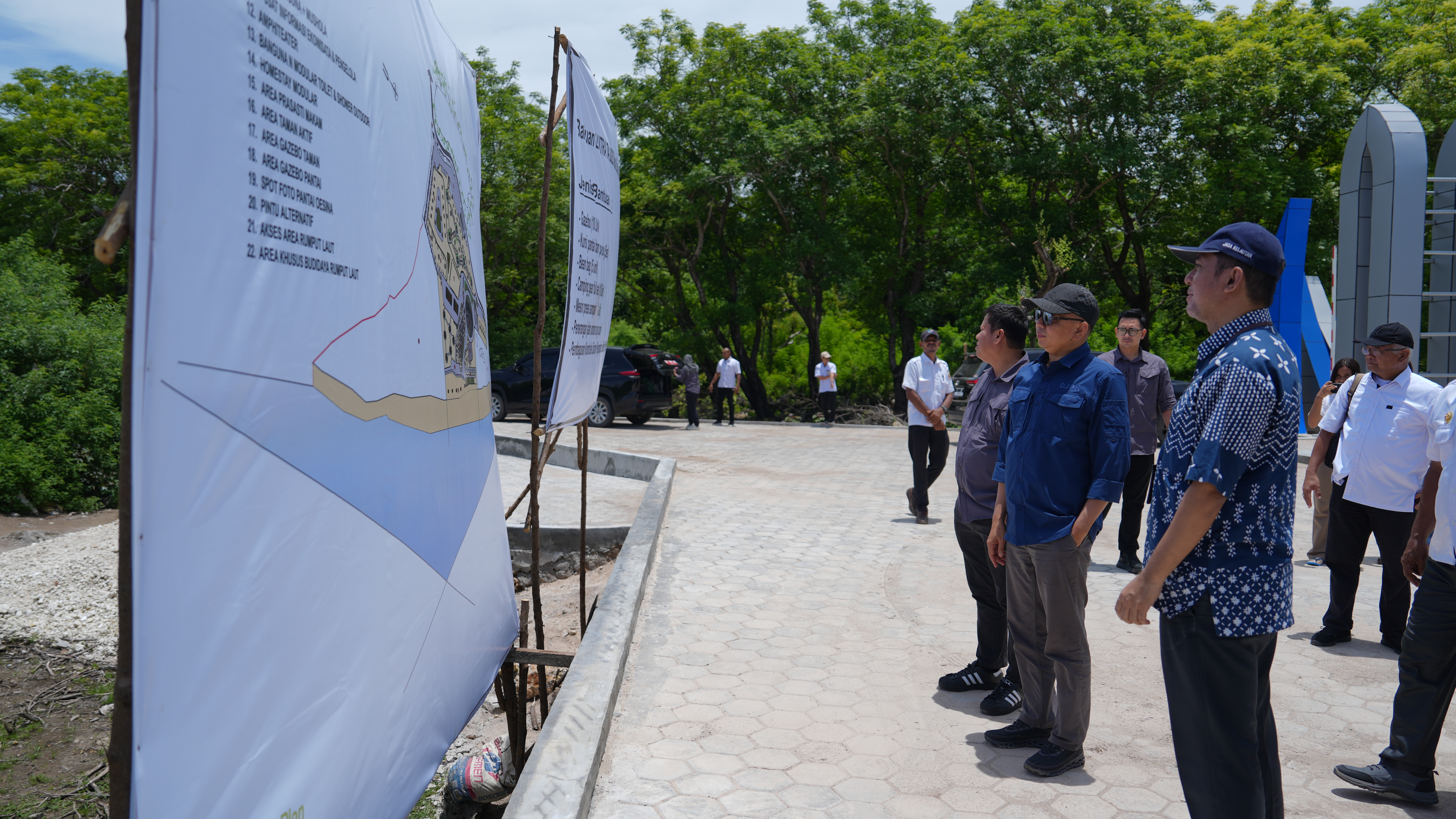 Kunjungan dan peninjauan lokasi Lautra di Lifuleo, Kupang, Nusa Tenggara Timur.